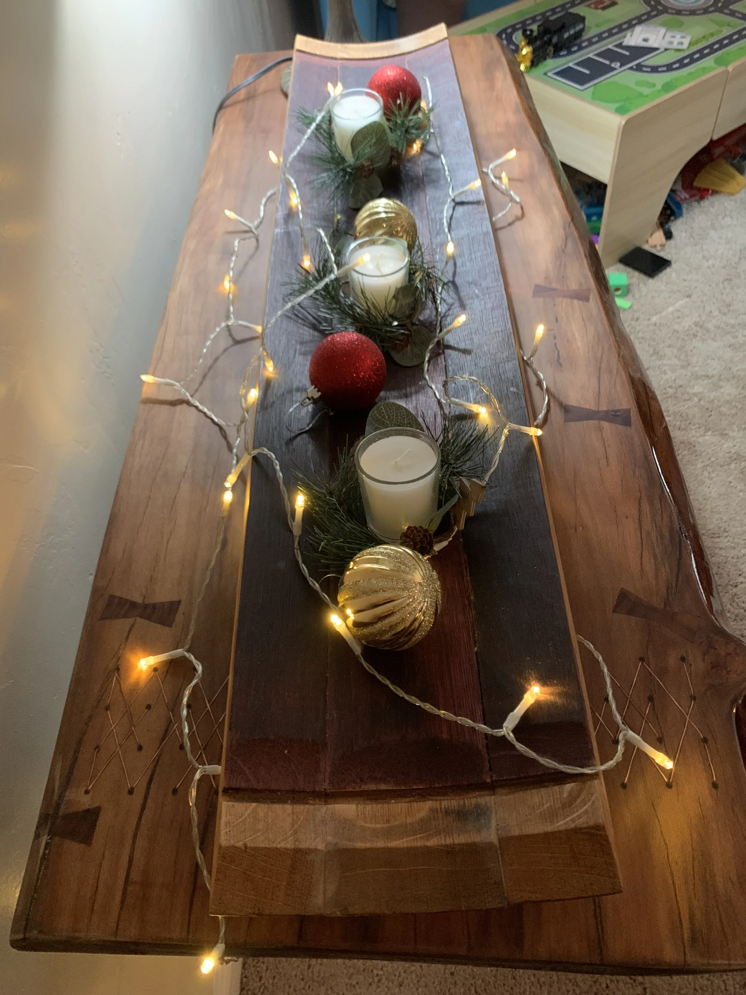 Large centerpiece from used French oak wine barrel staves