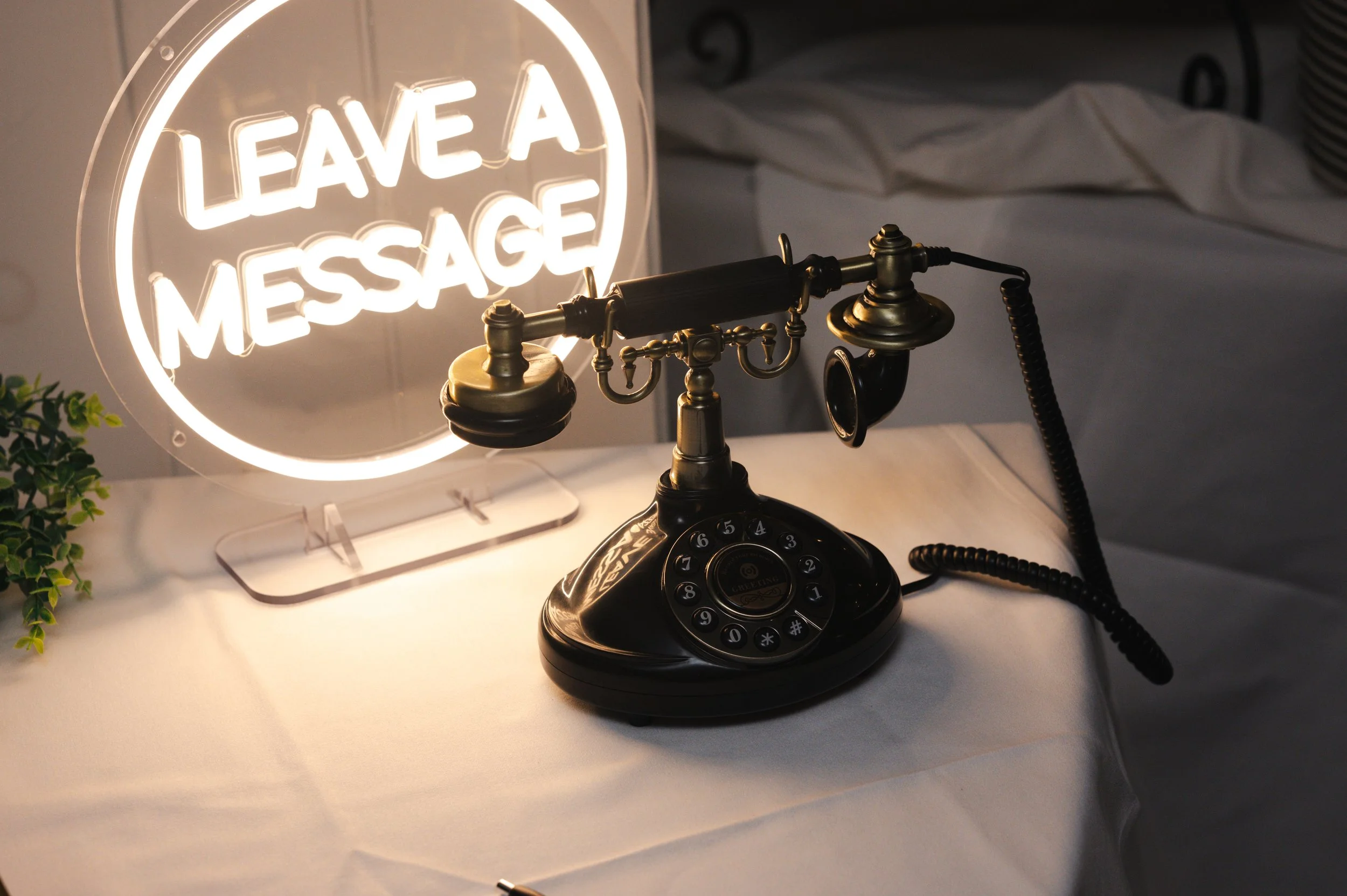 Picture of a phone that you can rent as a guest book for a wedding