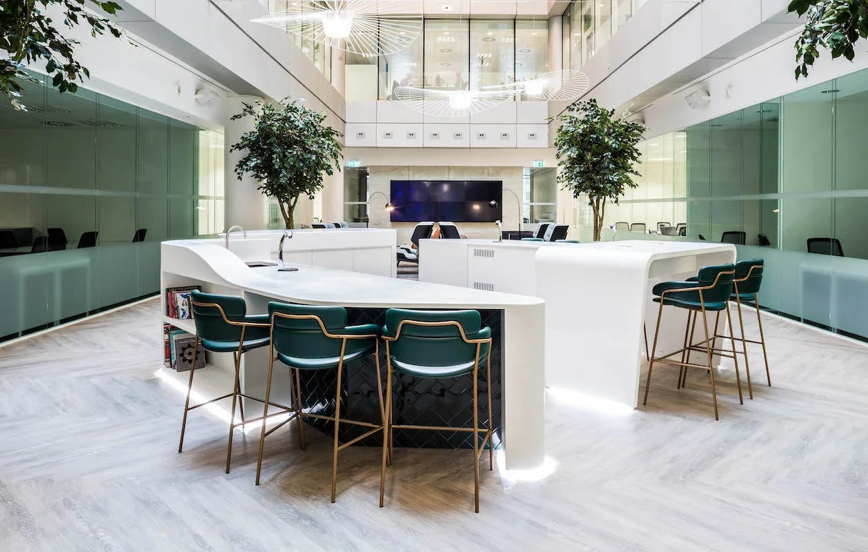 Orega-Serviced-Offices-London-Gracechurch-Street-Atrium Breakout Space_Website_1258x800.webp