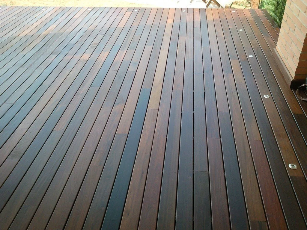 Tarima exterior Ipe con LED