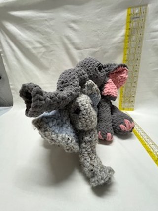 Mama and baby elephant.jpg