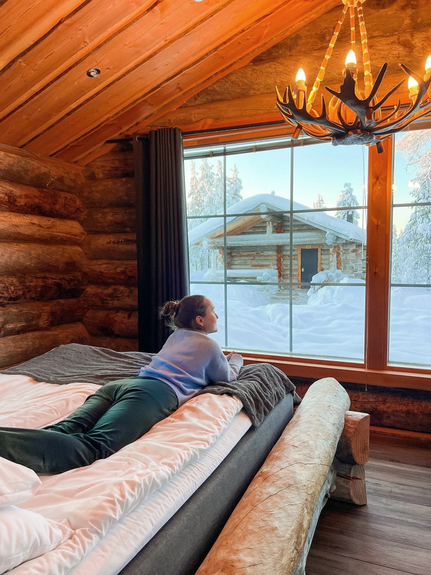 My first wintry Lapland video is up on YouTube! ✨ In it, I talk a lot about the setting of my book and do many of the same activities Lumi does: I climb a fell, go ice swimming, journal by the fire, and our hotel even served reindeer sausages, fish a