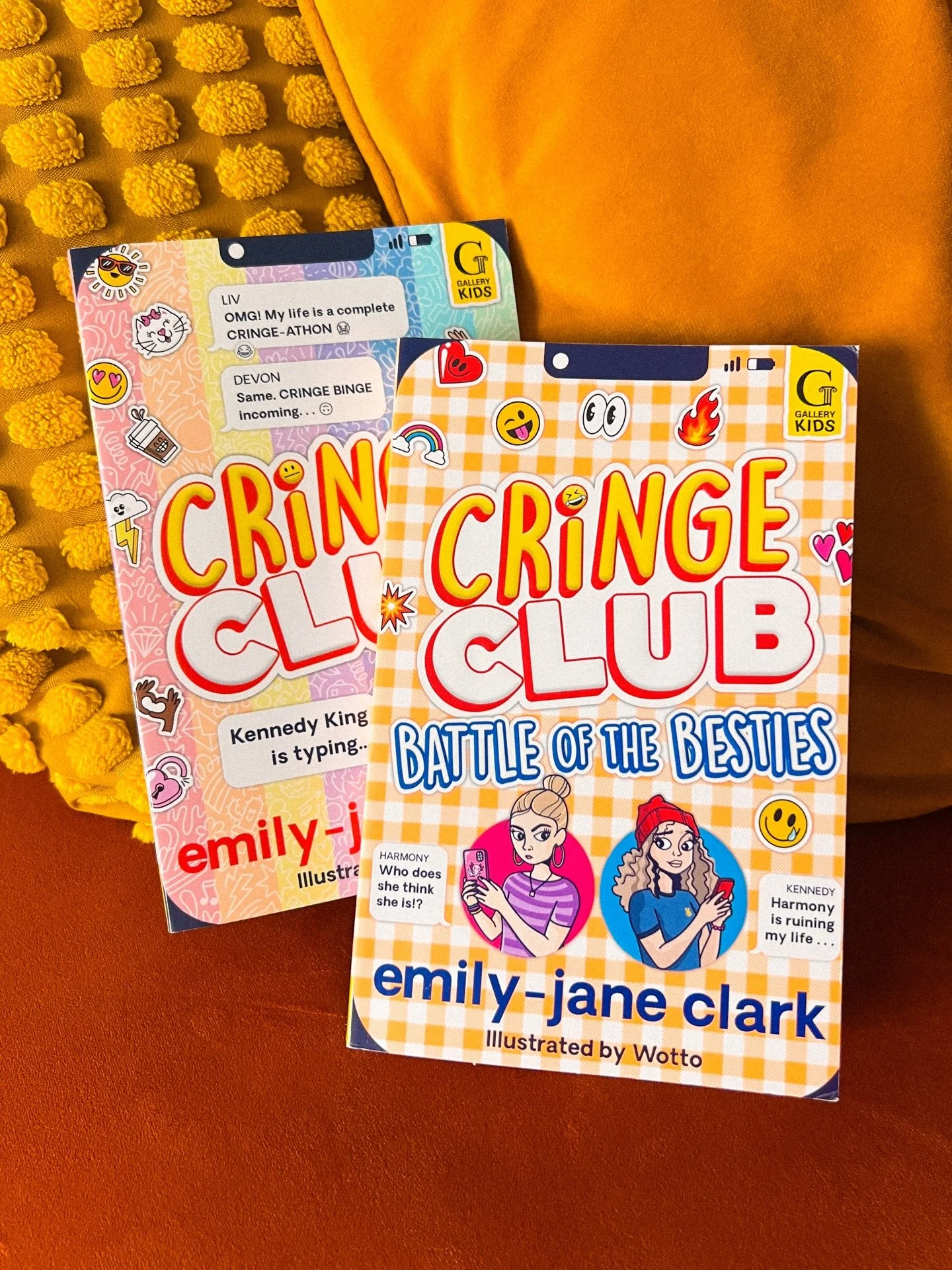 WhatsApp conversations => children&rsquo;s book 📲
I can&rsquo;t stop reiterating how brilliant this concept is and how much I wish I&rsquo;d come up with it! 🤯
Cringe Club 2 was such a delight! Once again we follow Kennedy&rsquo;s various WhatsA