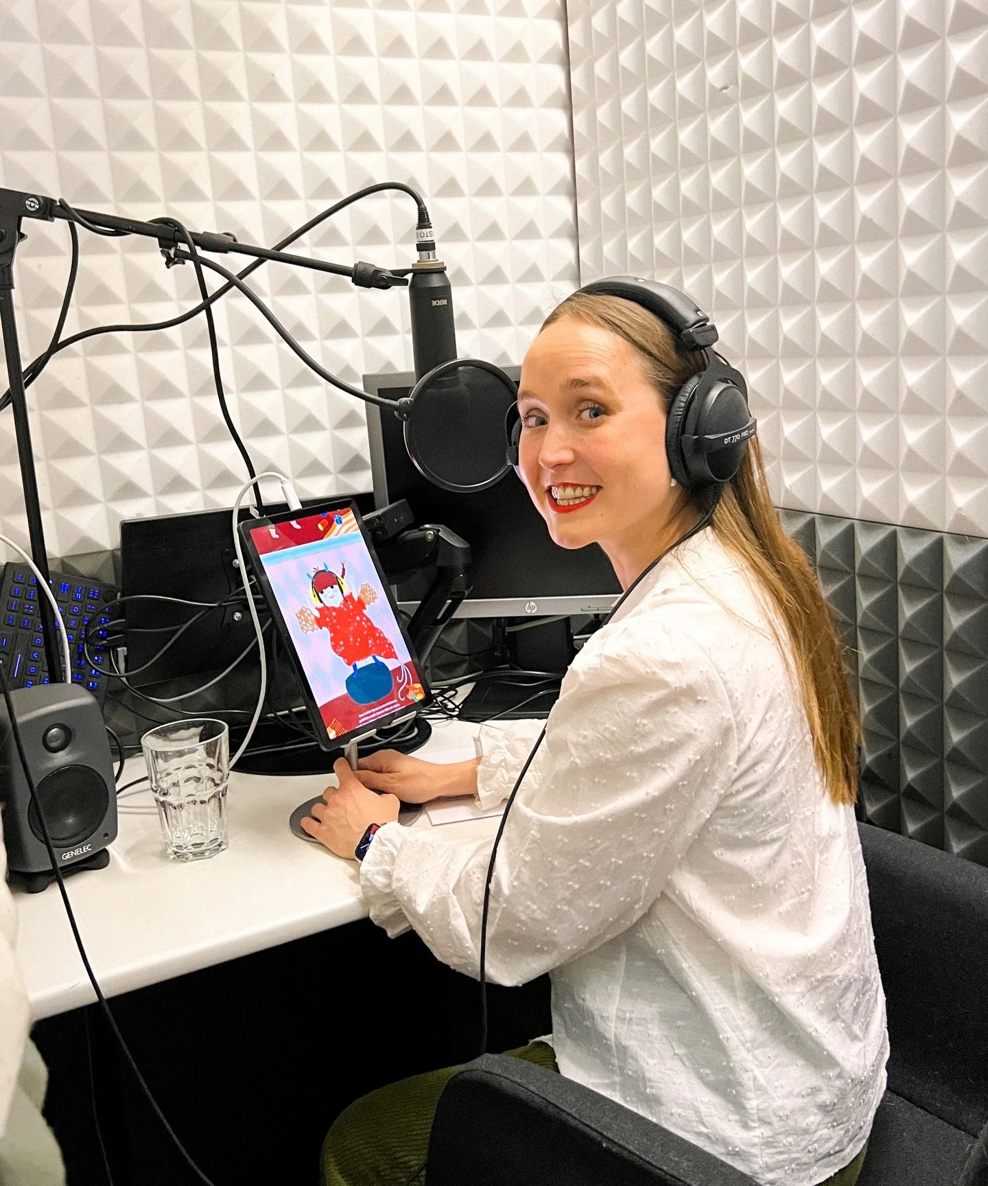 Hello from the audiobook studio! 🎧 Have I mentioned that I narrate all my Finnish books myself? Before Covid I trained to be an actor but voice acting is the only acting I get to do at the moment. So I love it, especially the children&rsquo;s books 