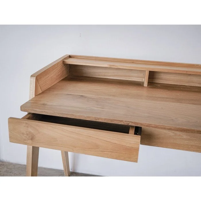 brrod desk 2.jpg