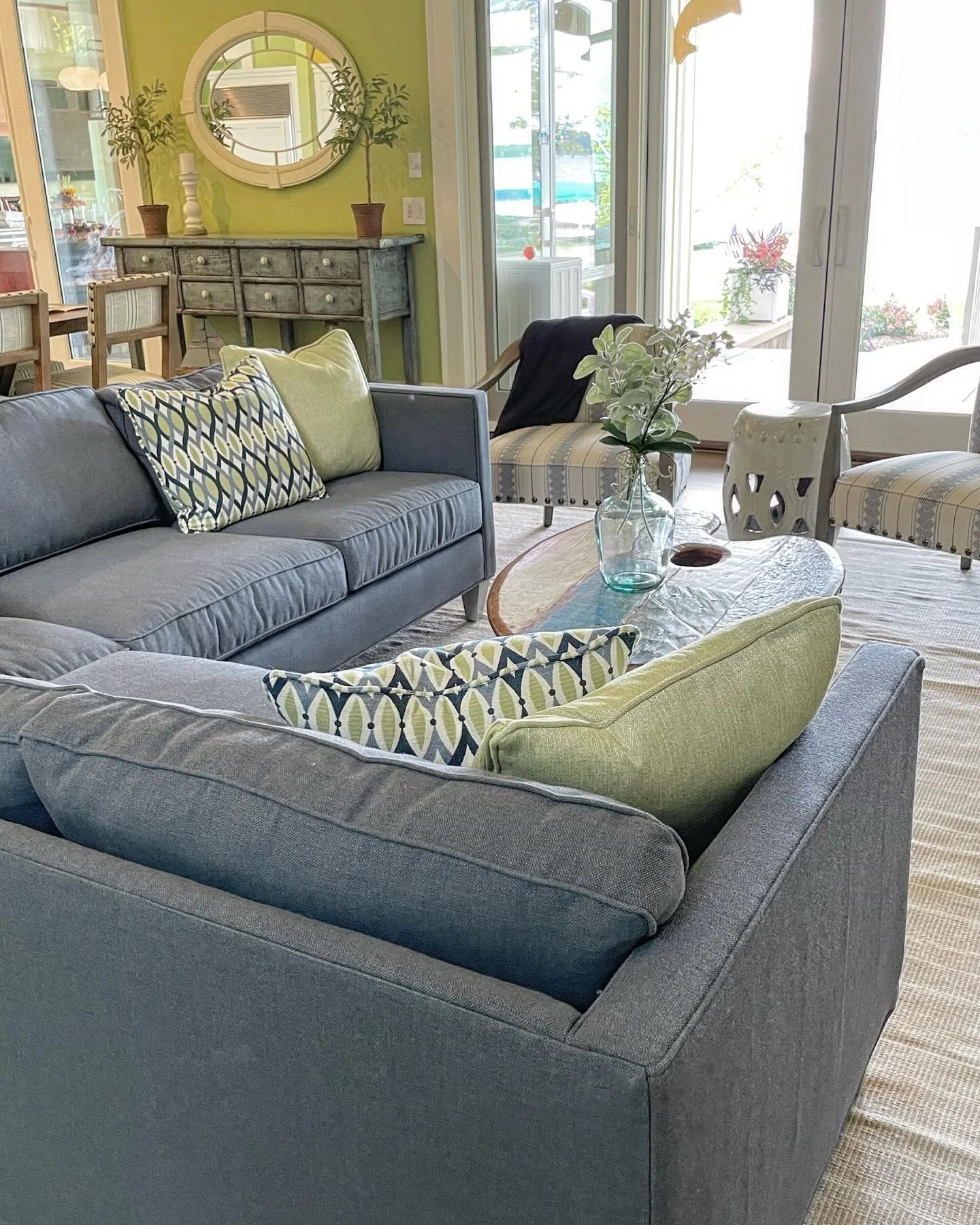 Feeling Friday design vibes ✨ A cozy blue sectional that anchors the room and invites you to stay awhile. Comfort first. Style always!  DM me to design your cozy corner.

#staugustinedesign #kosindesign #gulllakedesign 
#FeelingFriday #CozyDesign
#Co