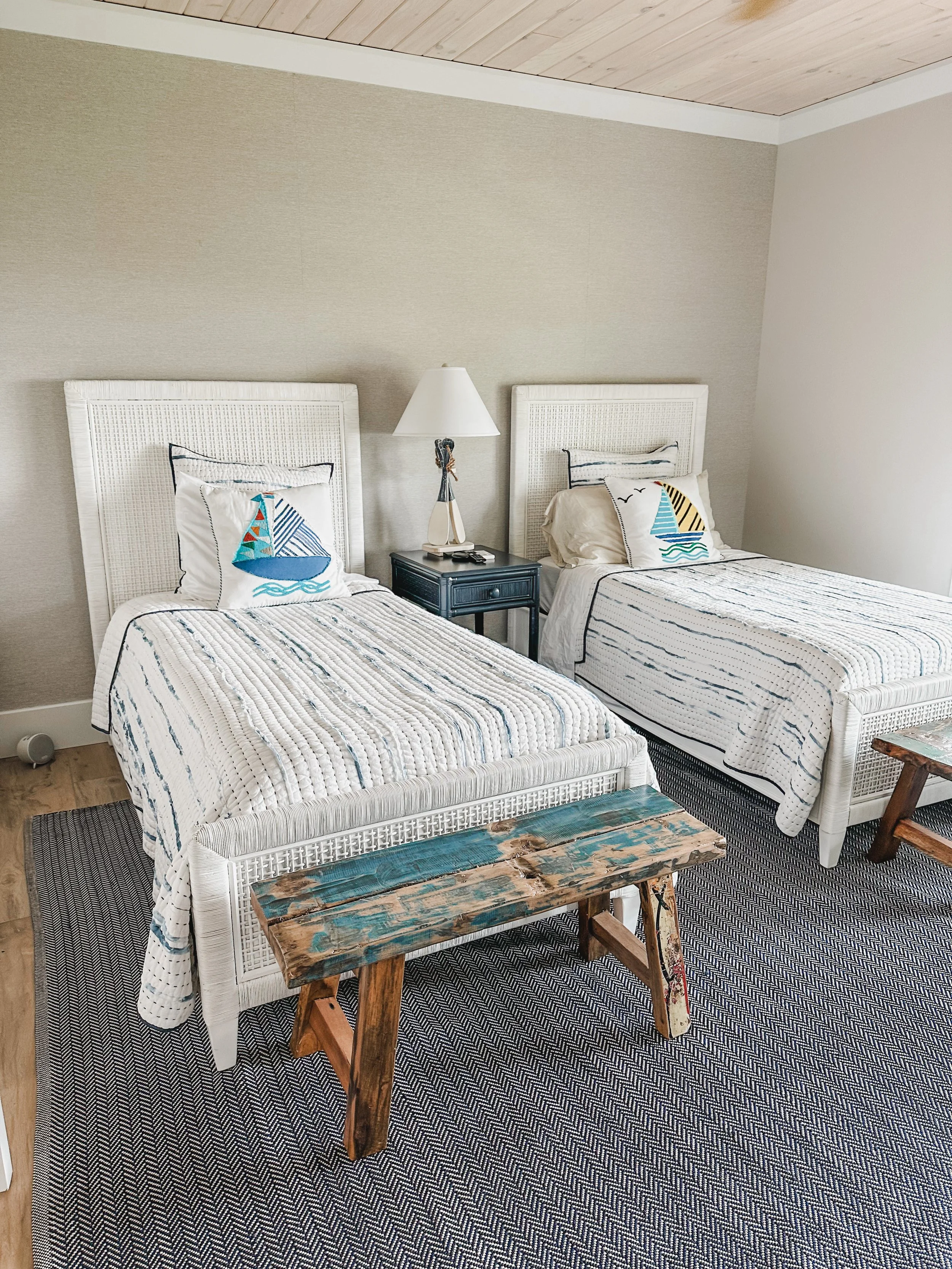 Bedroom lake style twins draftsman.jpg