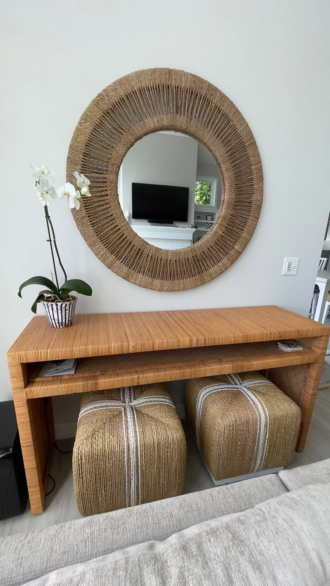 GL Project Console & Mirror Details.jpg