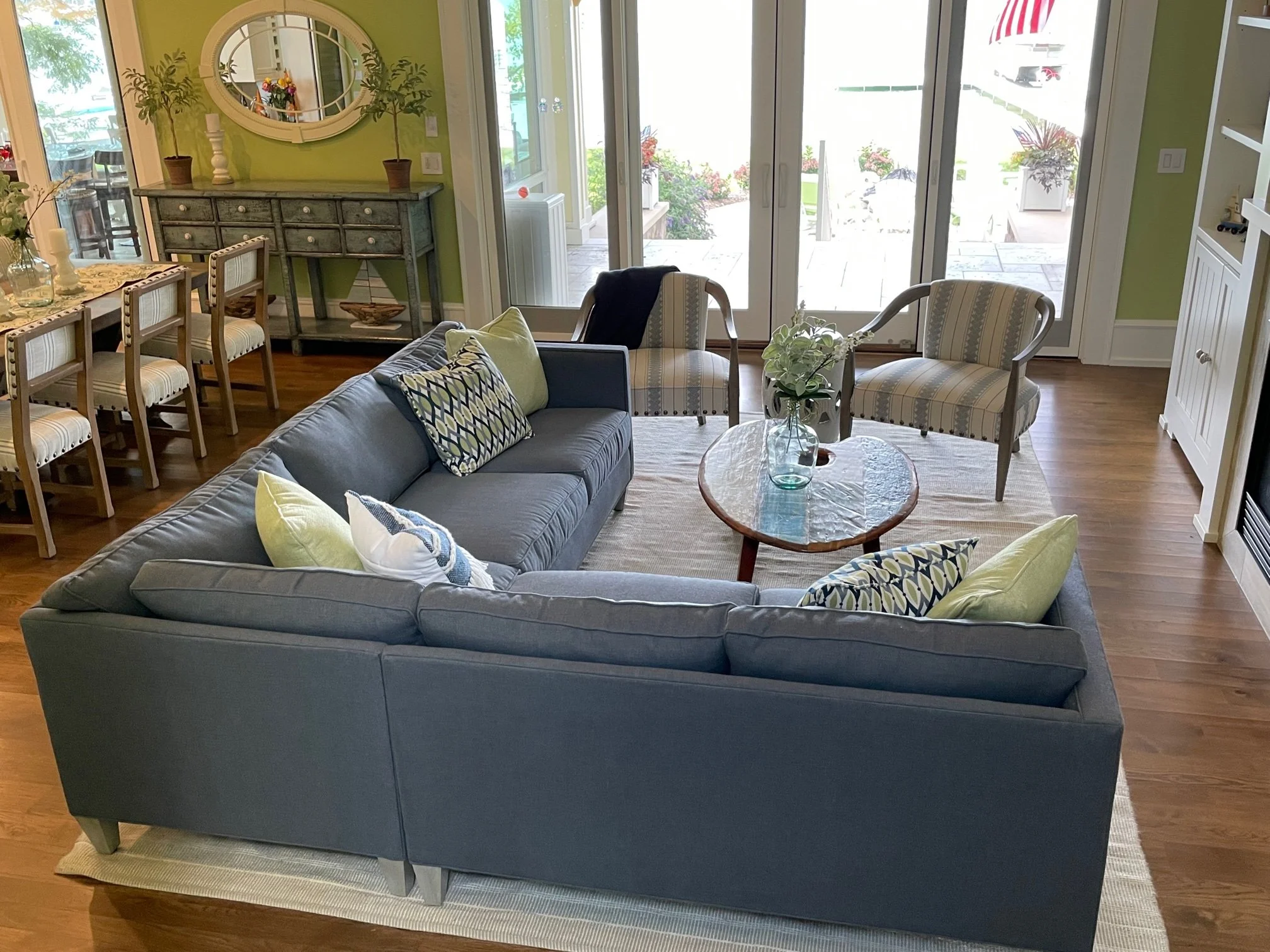 Full Family Room Pic.jpg