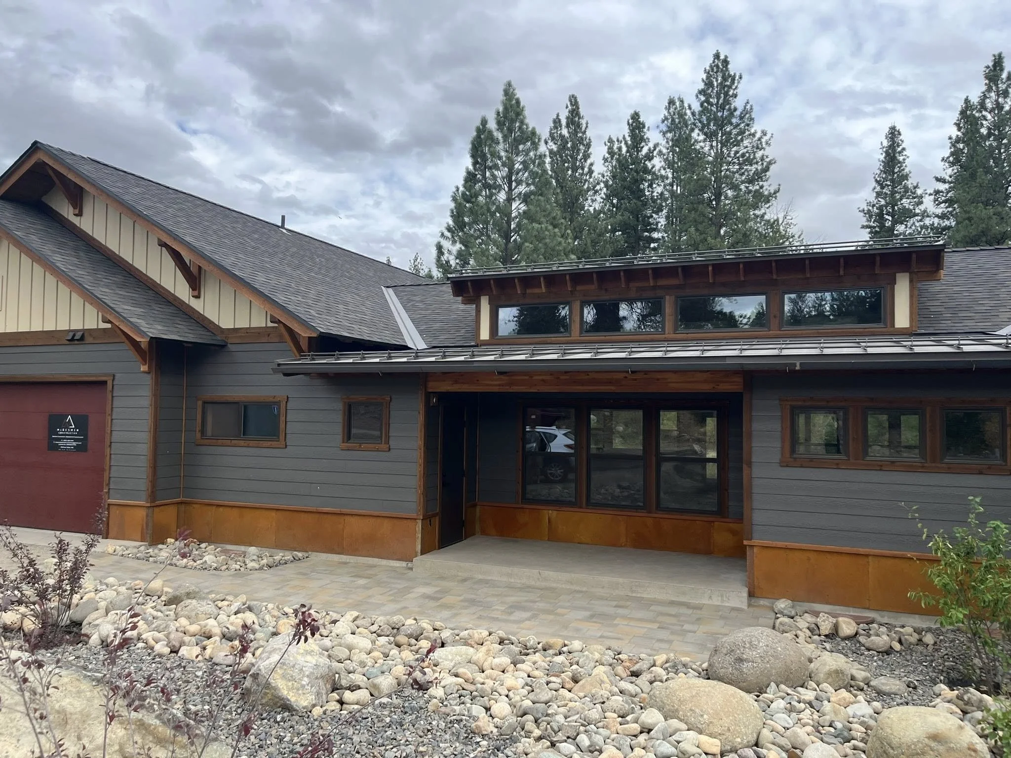 518279884_122162672612491127_9126018369328425439_n (4).jpg