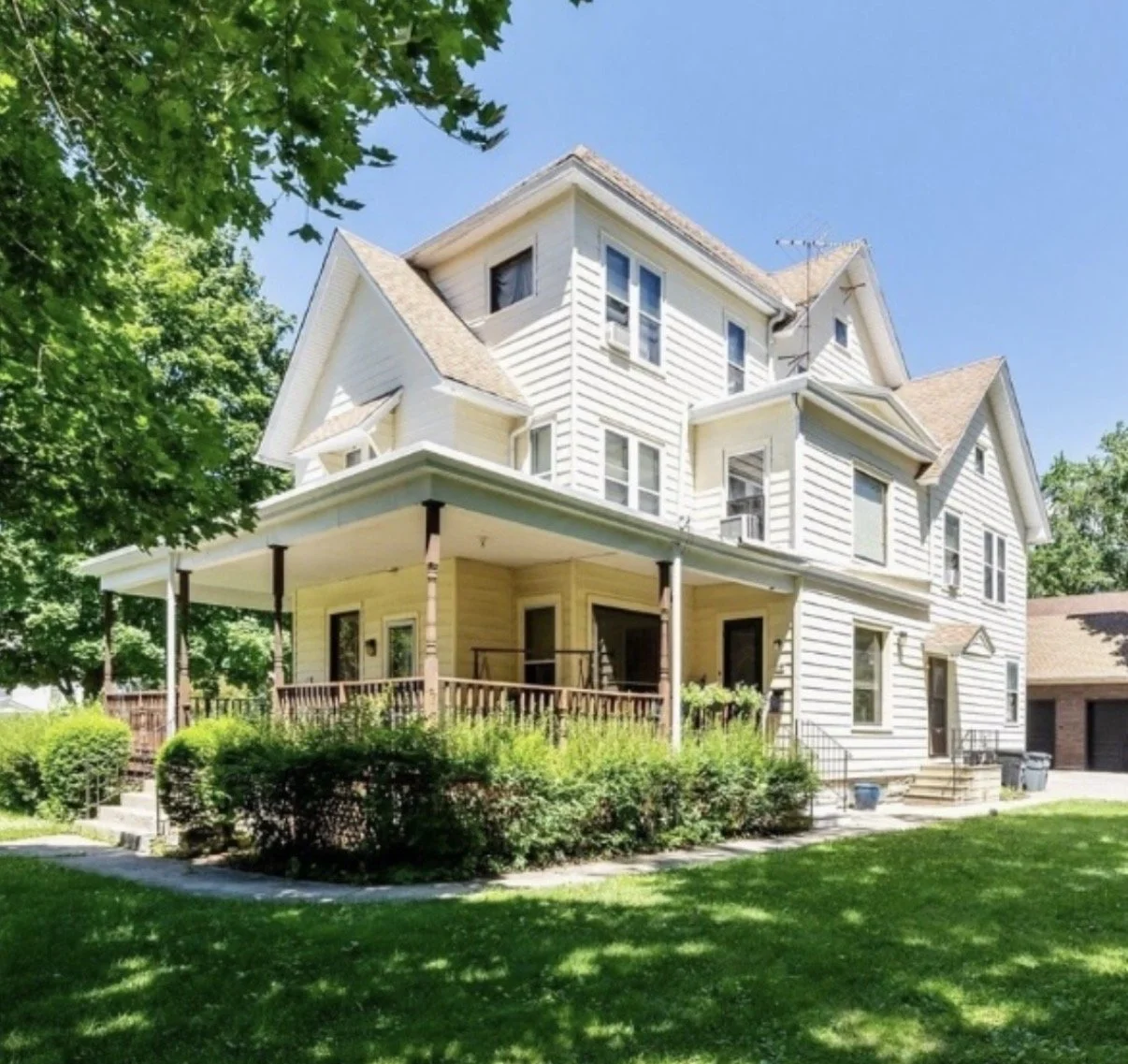 Garfield Avenue, Aurora