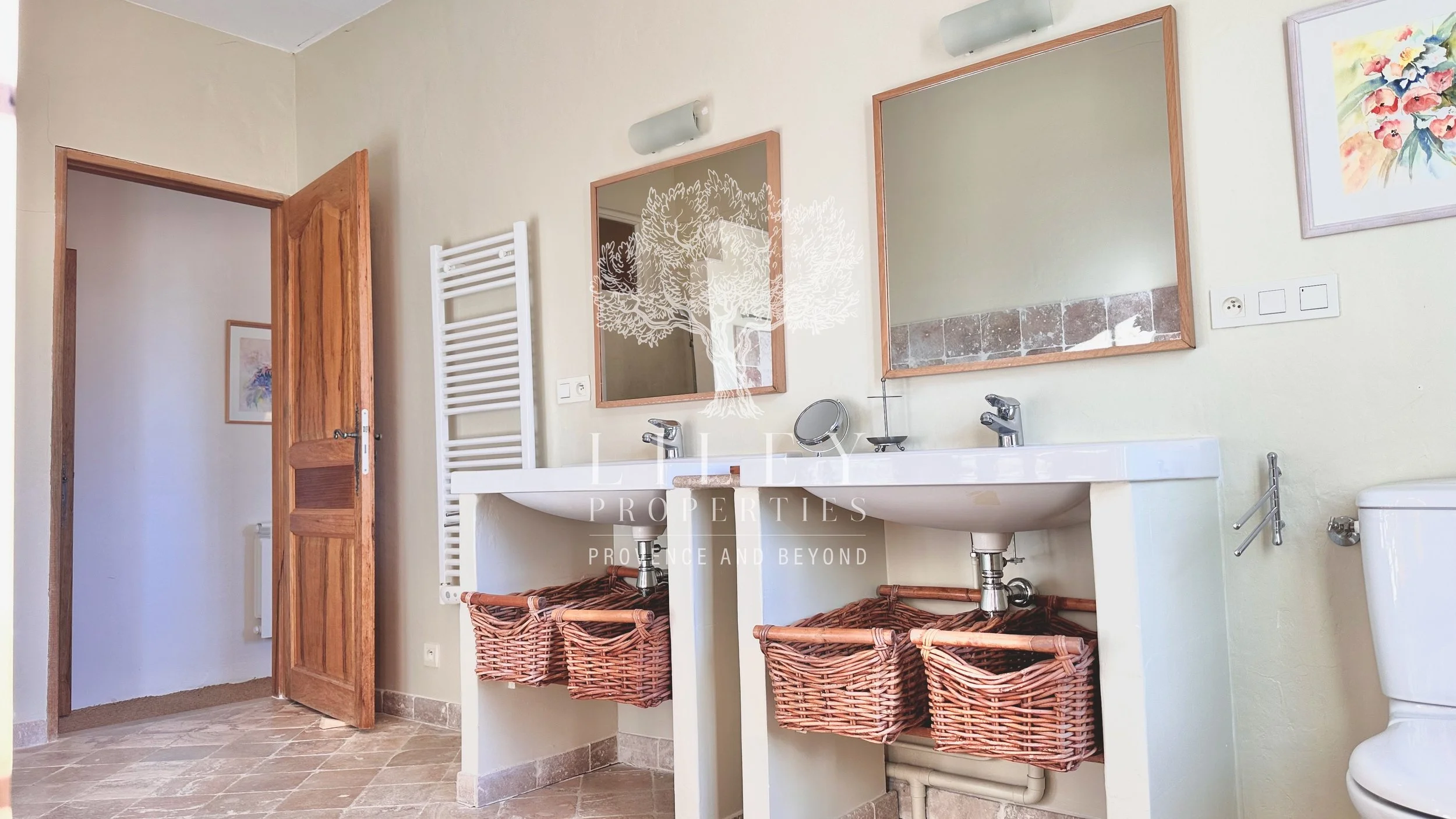 Salle de bain et douche ces chambres 3 & 4