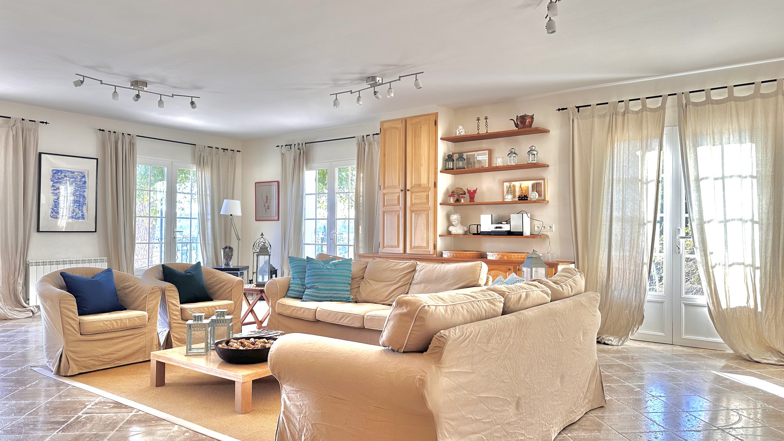 Séjour avec cheminée 