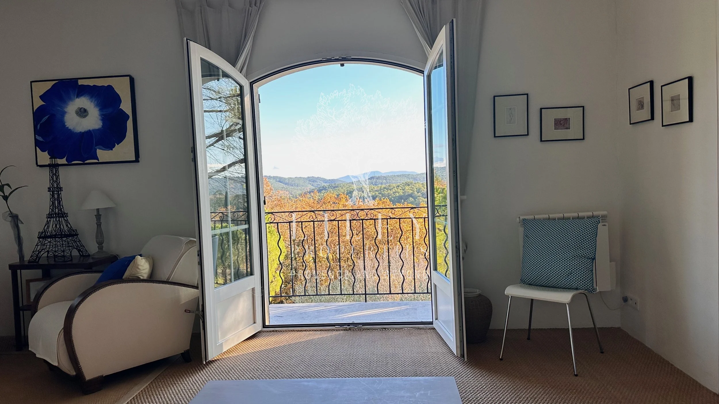 Accès balcon depuis suite principale