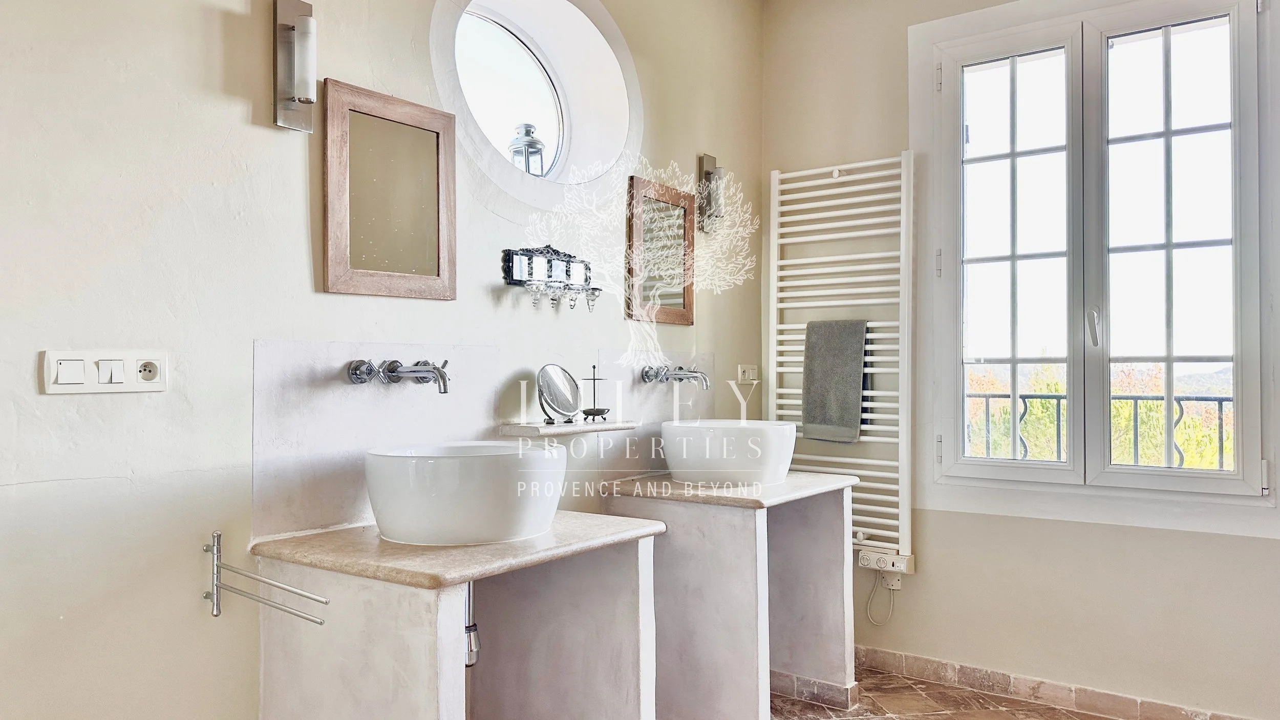 Salle de bain et douche suite principale