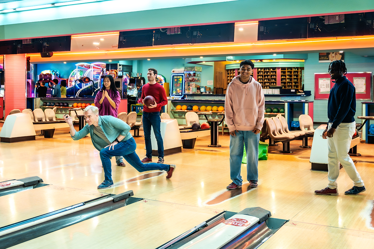 Ten pin bowling