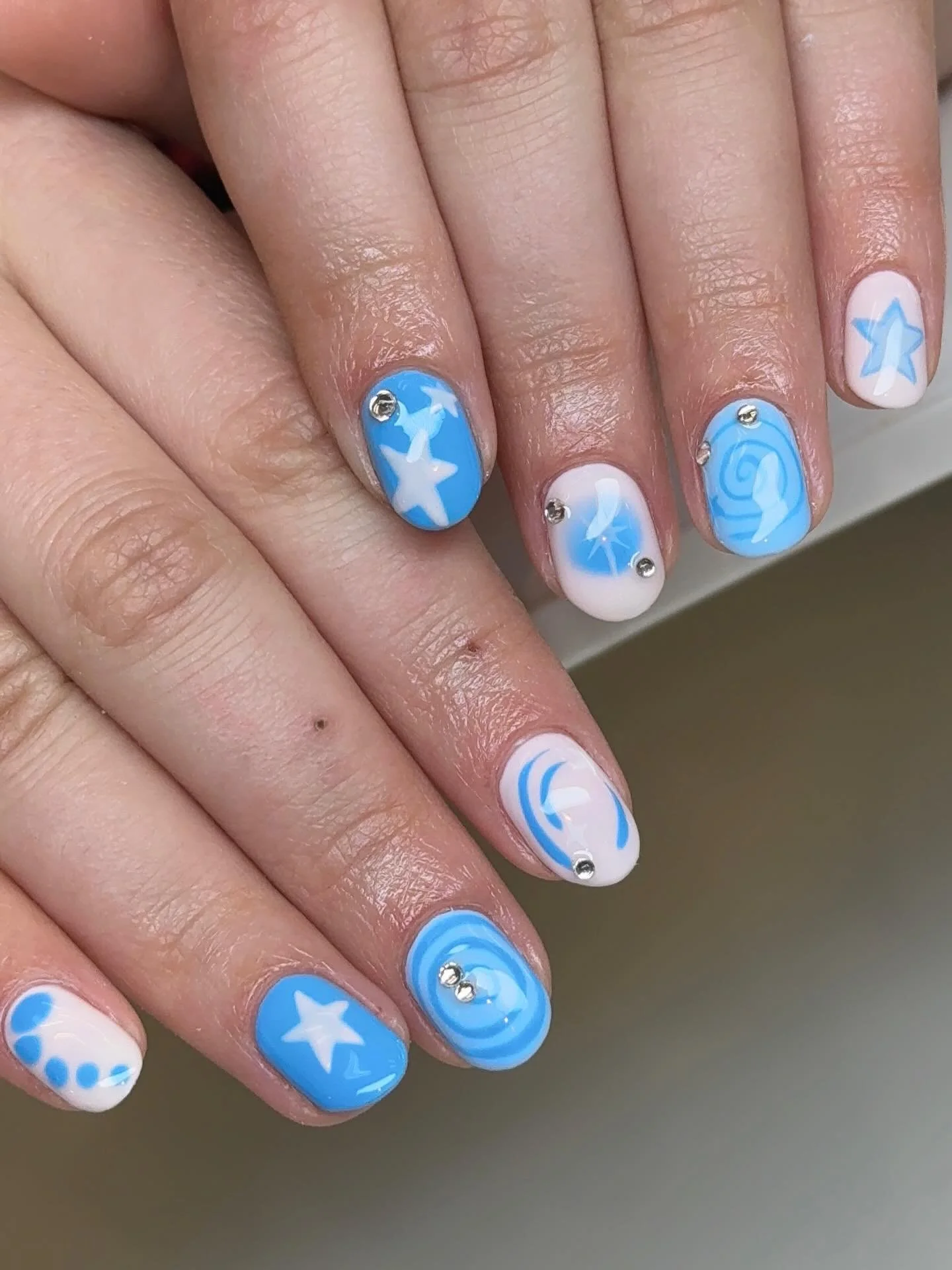 What a Cute lil set🥹💙 

We were finally able to switch this client over to her natural nails &amp; she was SO happy!💅🏻

Book your set today👉🏽 www.tipzbylexx.com

#nailsalon #middleborough #massachusetts #southshorenails #buildergel