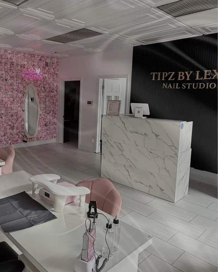 ✨ Private Salon Suite for Rent &ndash; Perfect for Licensed Beauty Professional ✨

Tipz By Lexx Nail Studio is looking for an Experienced , motivated, licensed beauty professional to join our growing salon space! A private room is now available for r