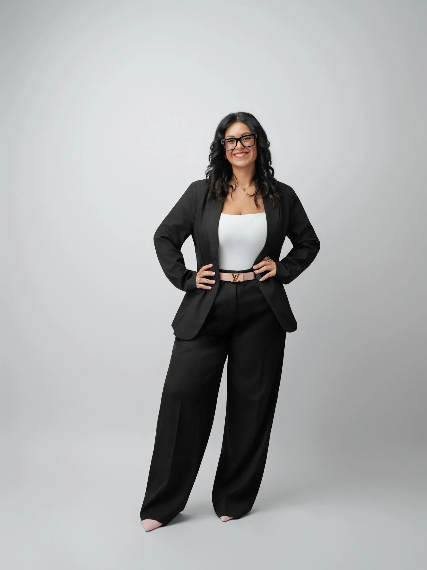 New branding, same passion 🤍

Hi, I&rsquo;m Alexa, the face behind Alexa Kearns Media!📱👩🏻&zwj;💻 I help businesses show up online with intention through social media management, content strategy &amp; consistency!

I&rsquo;m so excited to finally