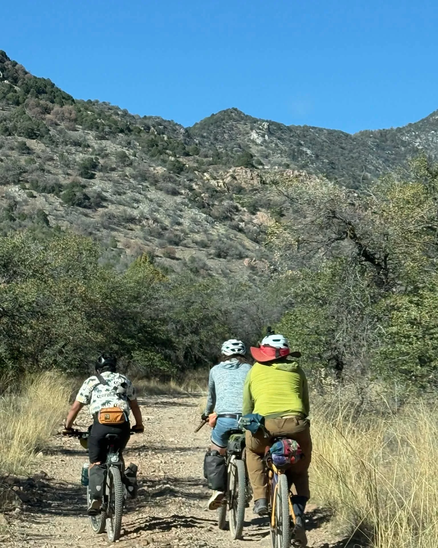 Last weekend we got away for a quick overnighter with friends. A bit hot rolling out of town, but overall a great time. Can't wait for our next overnighter!