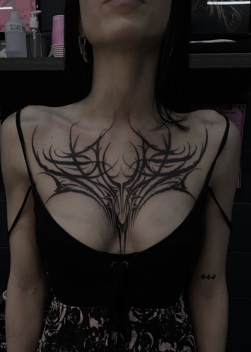 brisbane-tattoo-artist-ornamental-blackwork-chestpiece-venom.jpg