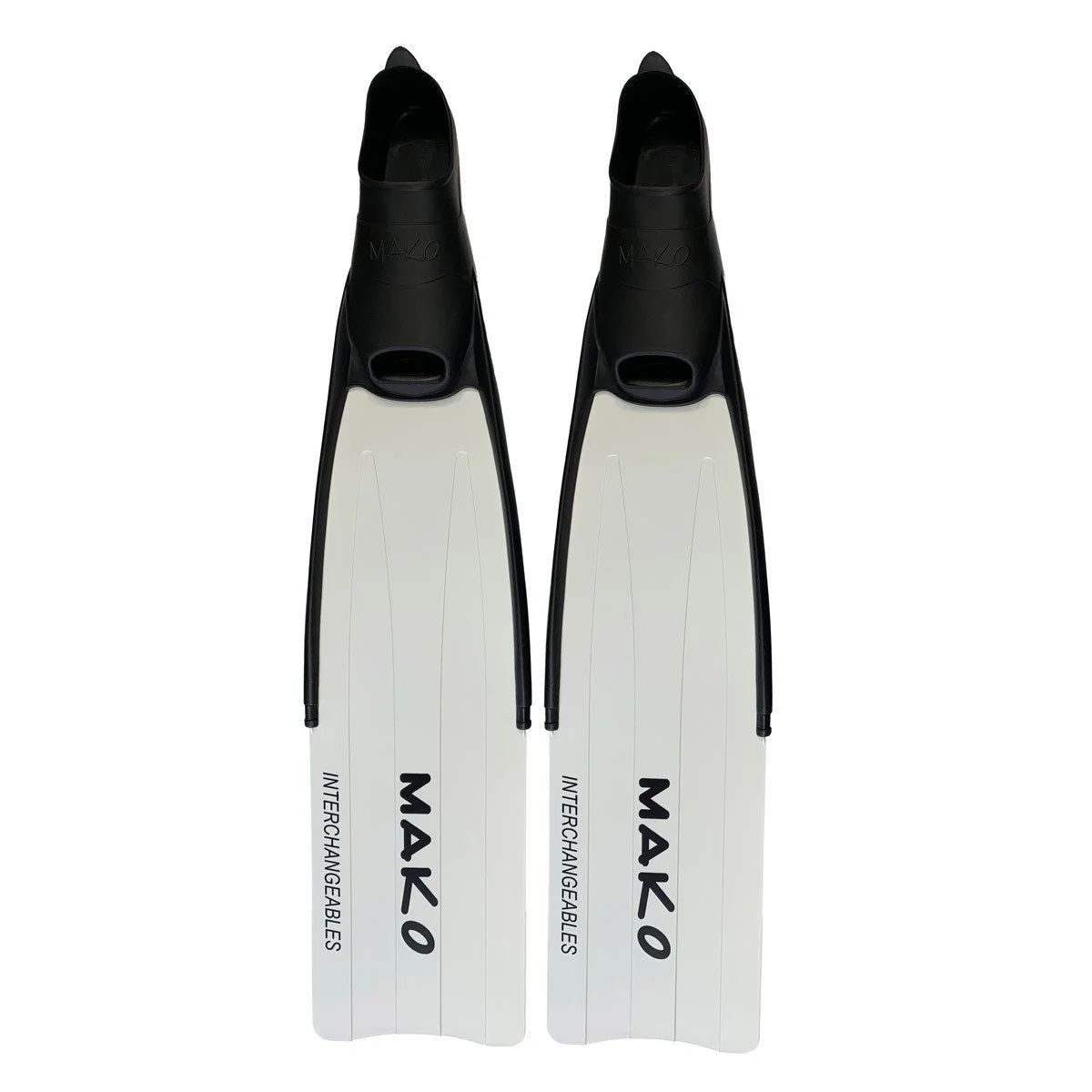 Plastic closed-pocket freediving fins