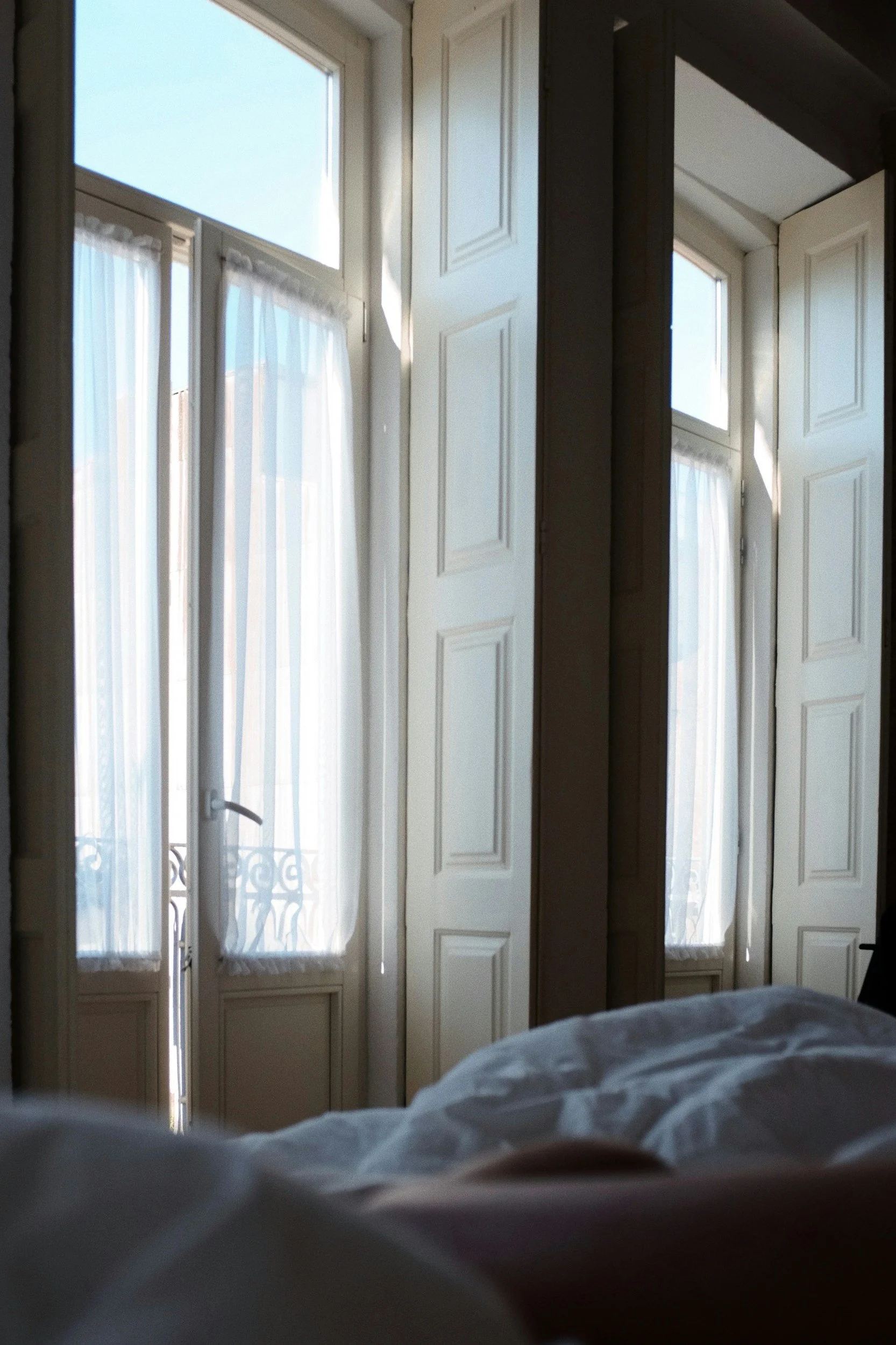Why Your Parent Can’t Sleep Anymore — The Truth About Aging, Insomnia, and What Actually Helps