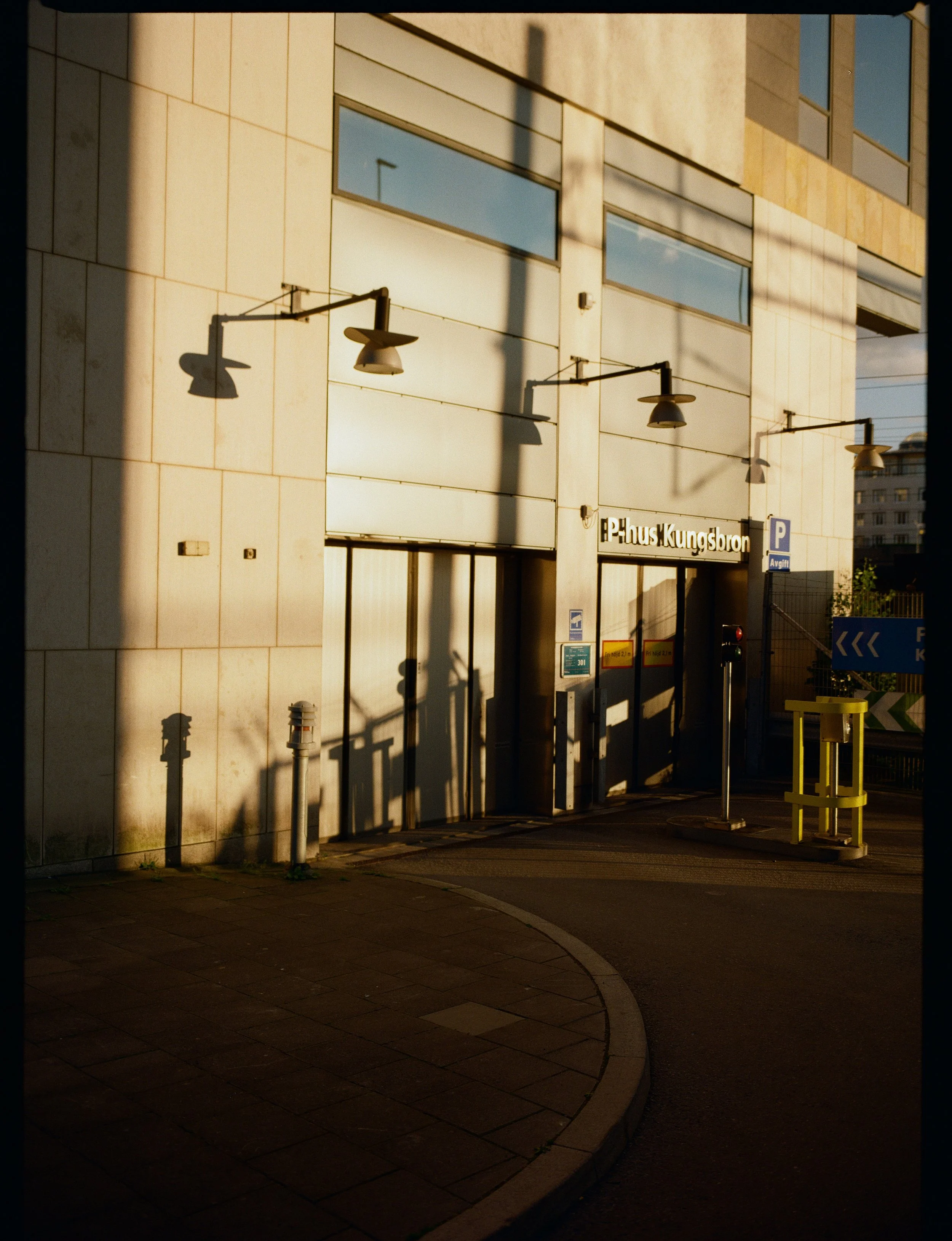 the platform 1.jpg