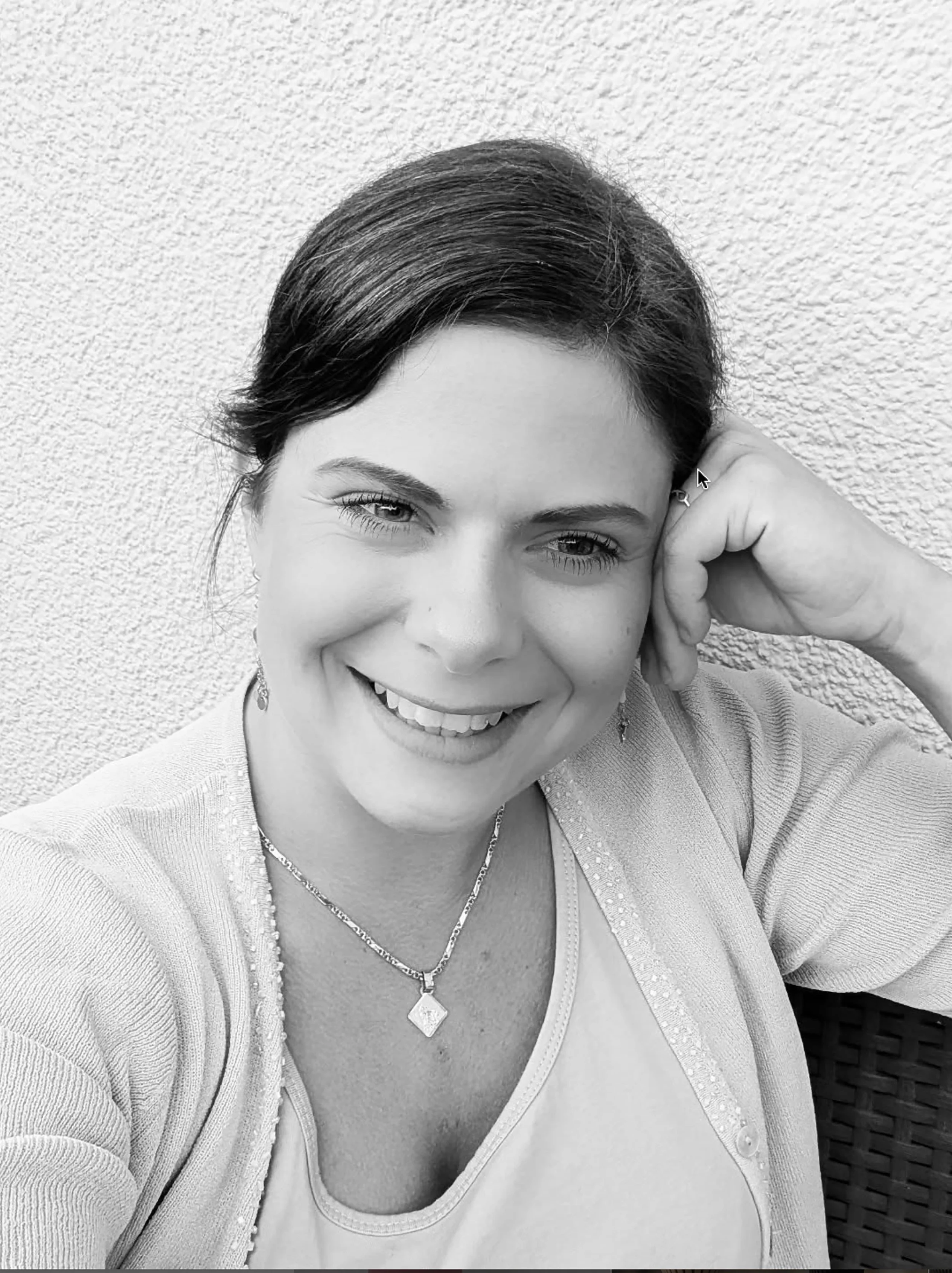 Schwarzweißporträt von Diana - der Inhaberin von Diana´s Atelier