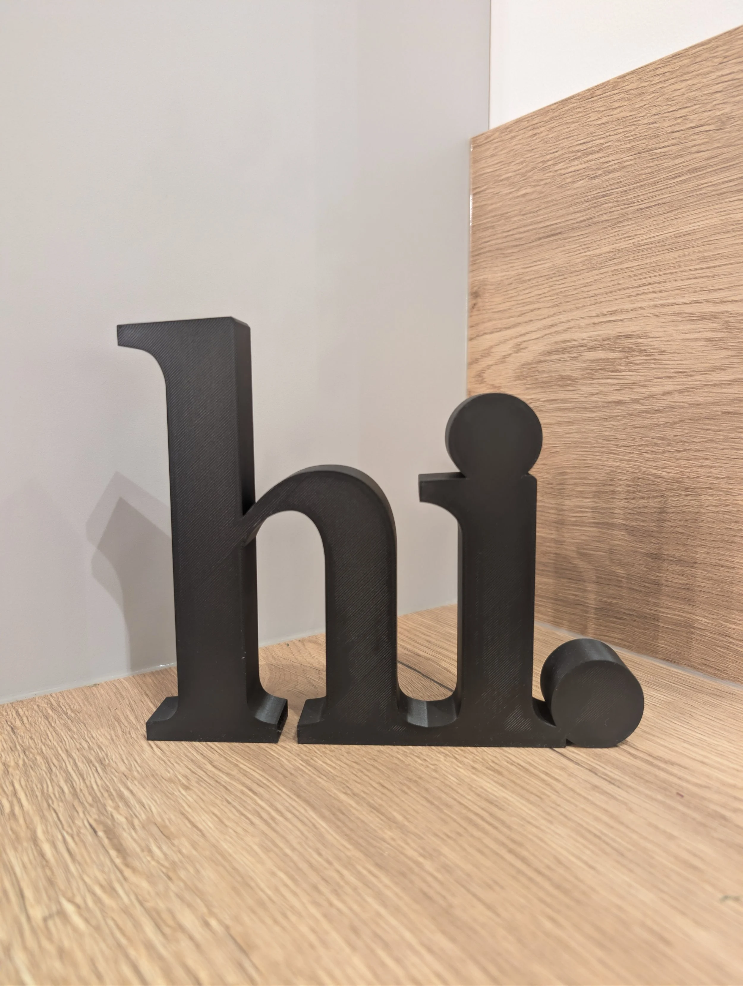 hi. – Minimale Wortdeko