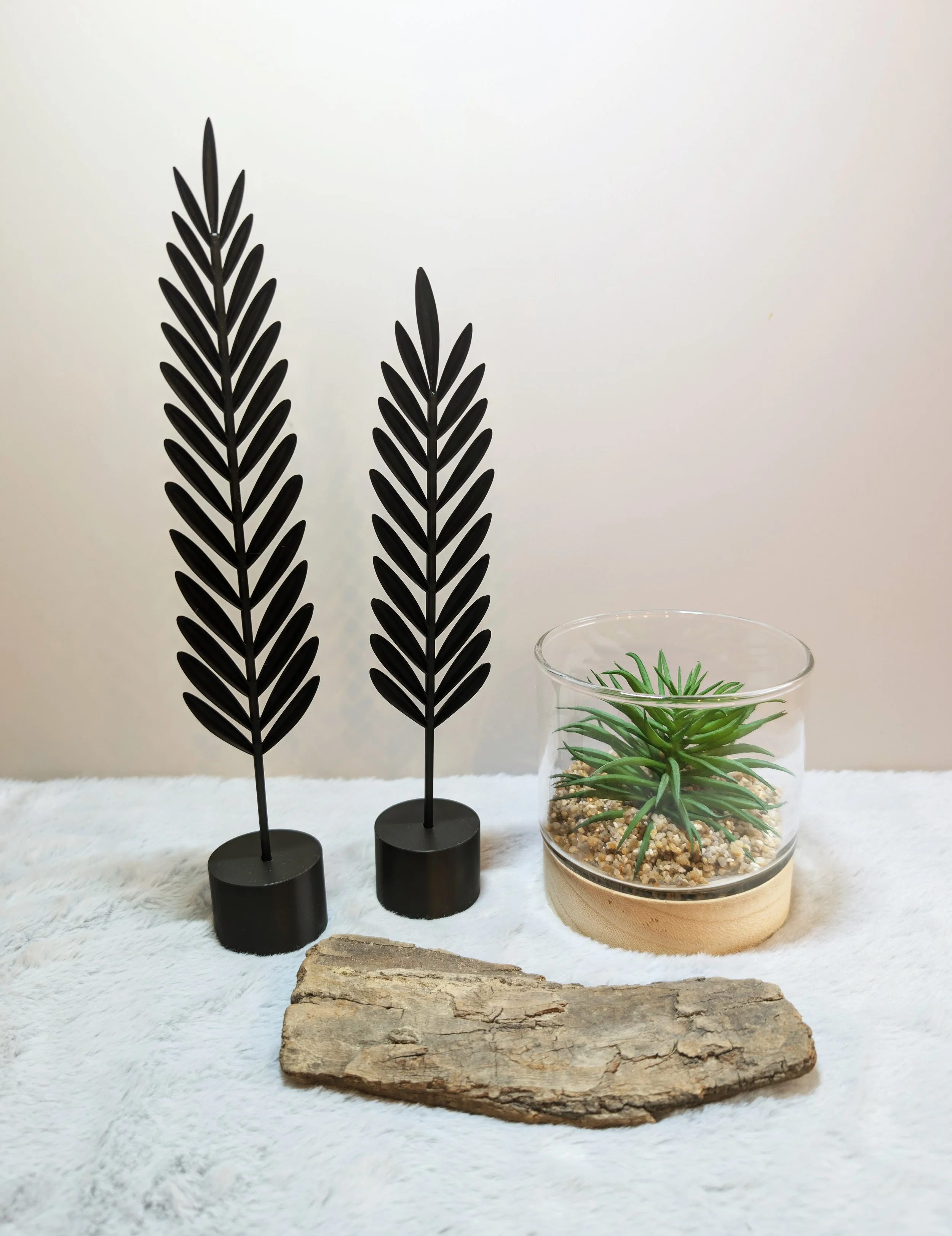 ELVA – Blätter im minimalistischen Design