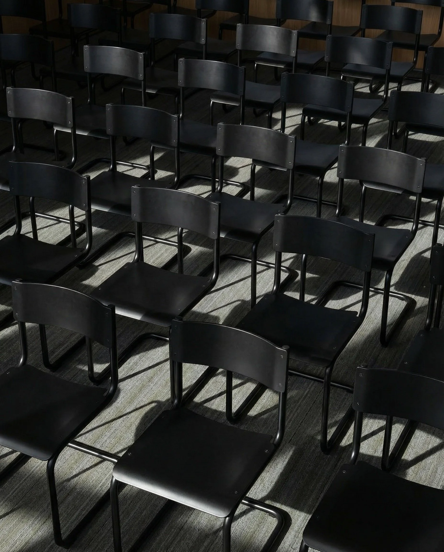 Replace_the_chairs_on_referenc_Nano_Banana_Pro_12512.jpg