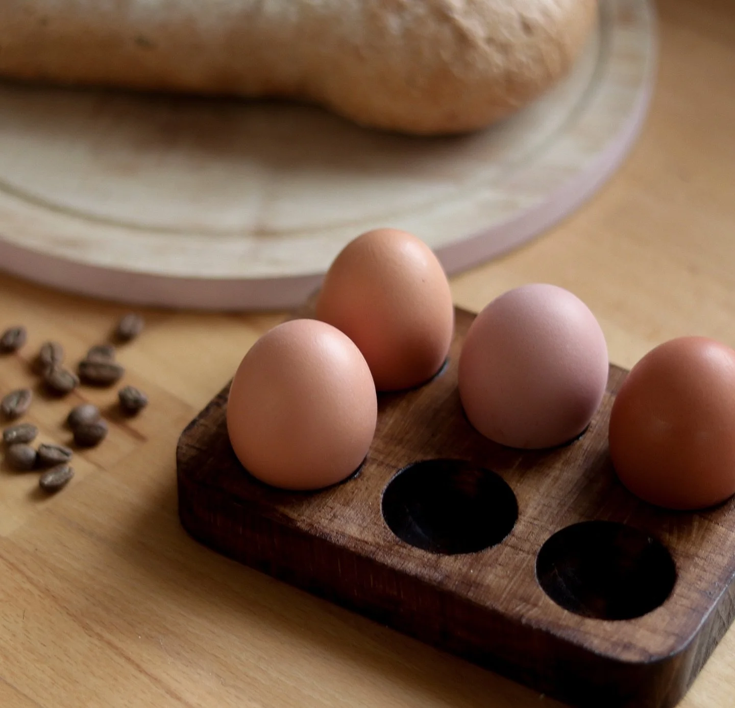 Hand-stained wood egg tray.
Simple. Rustic. Timeless.

#homedecor #kitchen #kitchendecor #rustic #cottagecoreaesthetic