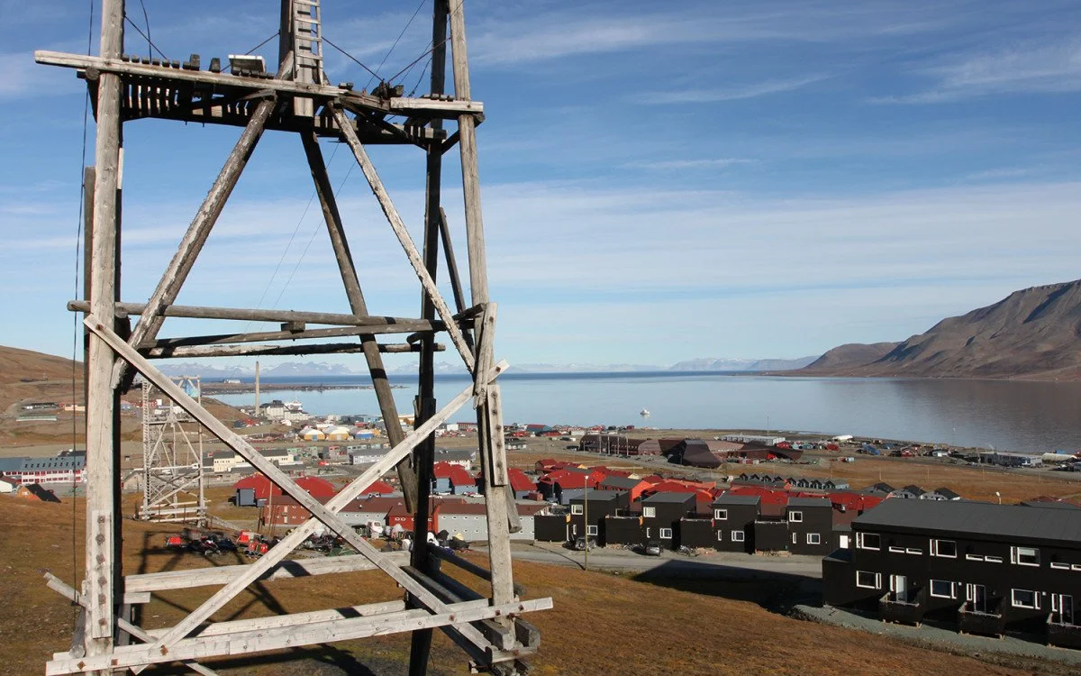 Forsking skal hjelpe Longyearbyen med tinande permafrost