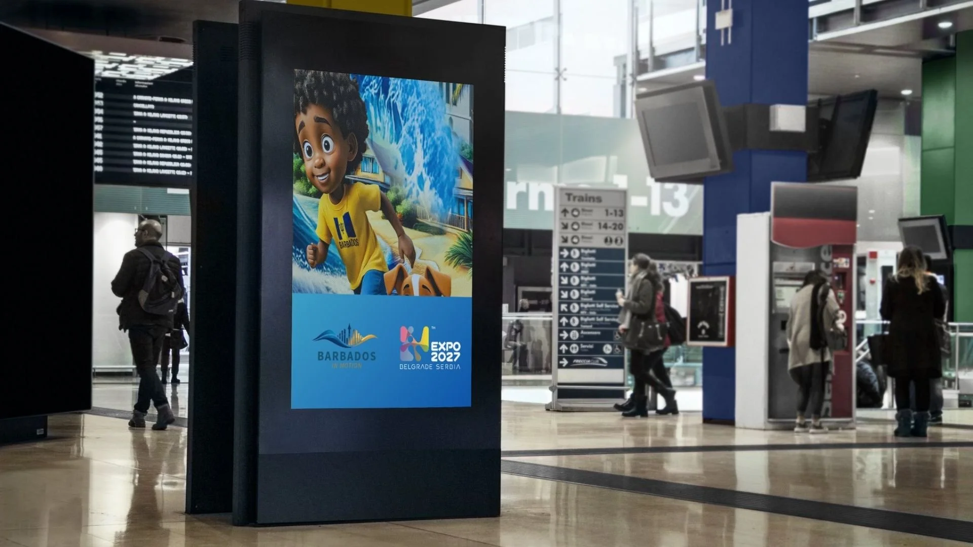 Une publicité à l'aéroport montrant un jeune garçon énergique avec le logo de Barbados et une annonce de l'Expo 2027 Delgrade Serbia.