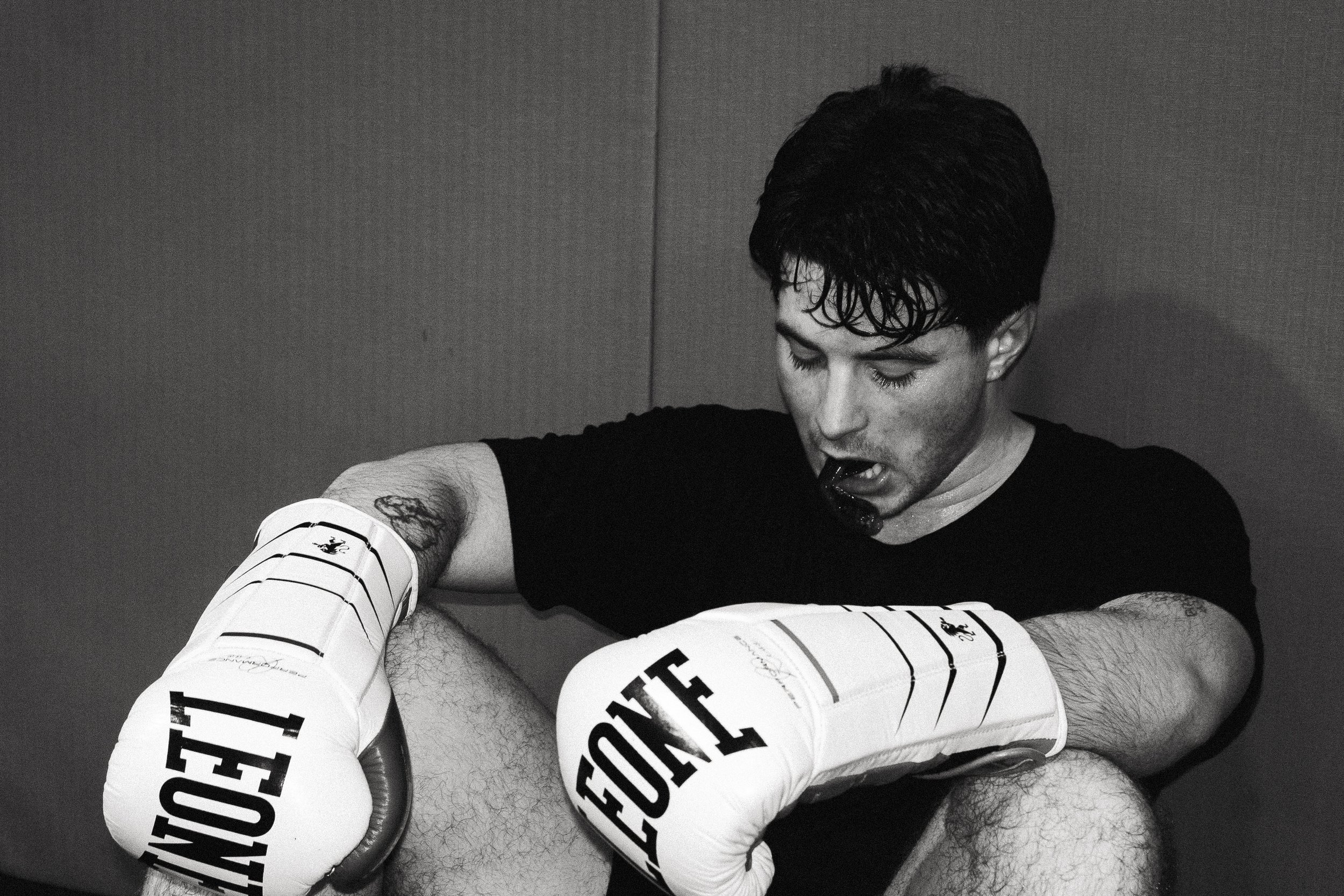 Enzo durant le Shooting Photo et Vidéo au Fight Club Saint Michel Toulouse