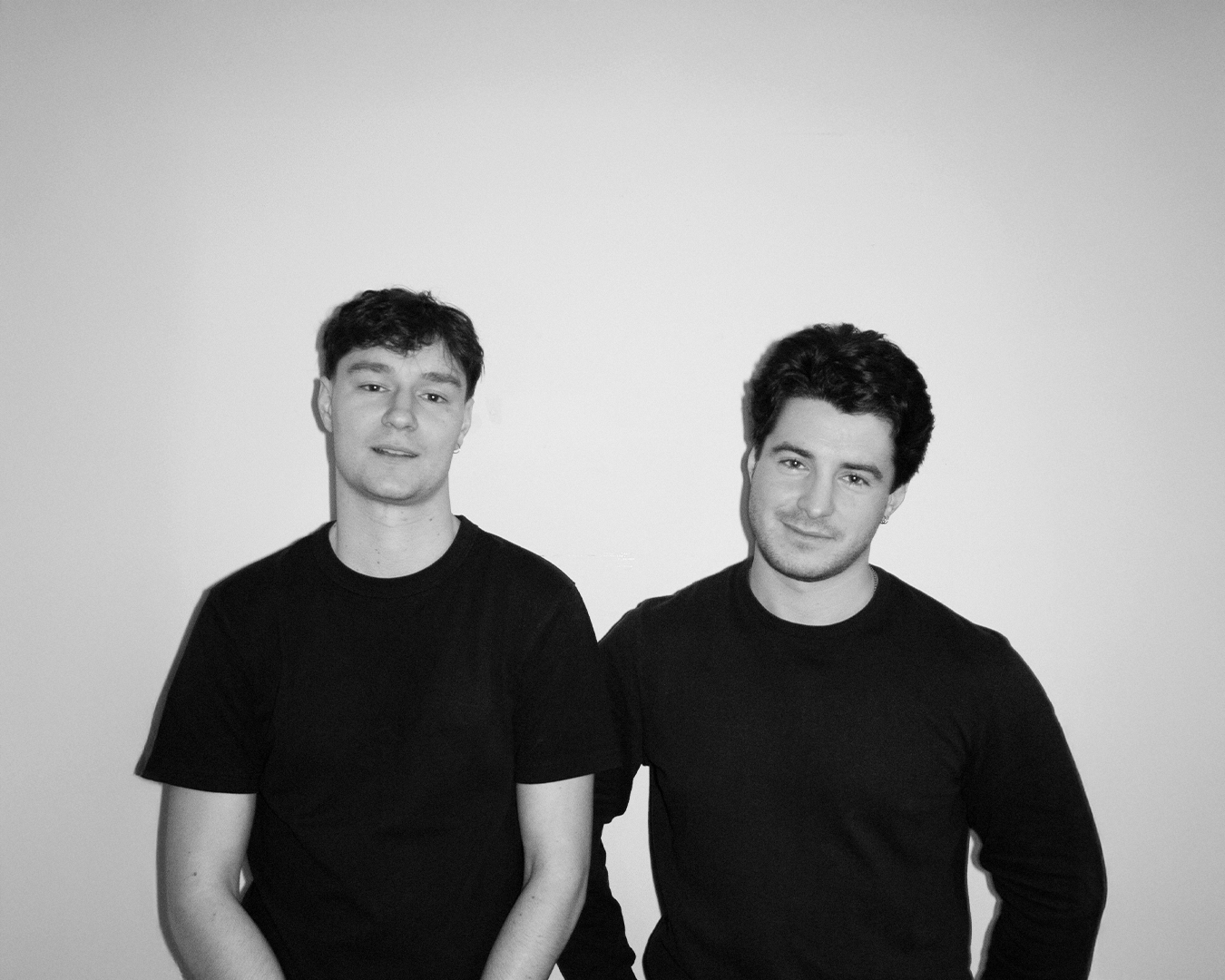 Alex DELALIAUX et Enzo BERGAMASCO, spécialistes en communication, marketing, design, graphisme et création photo et vidéo