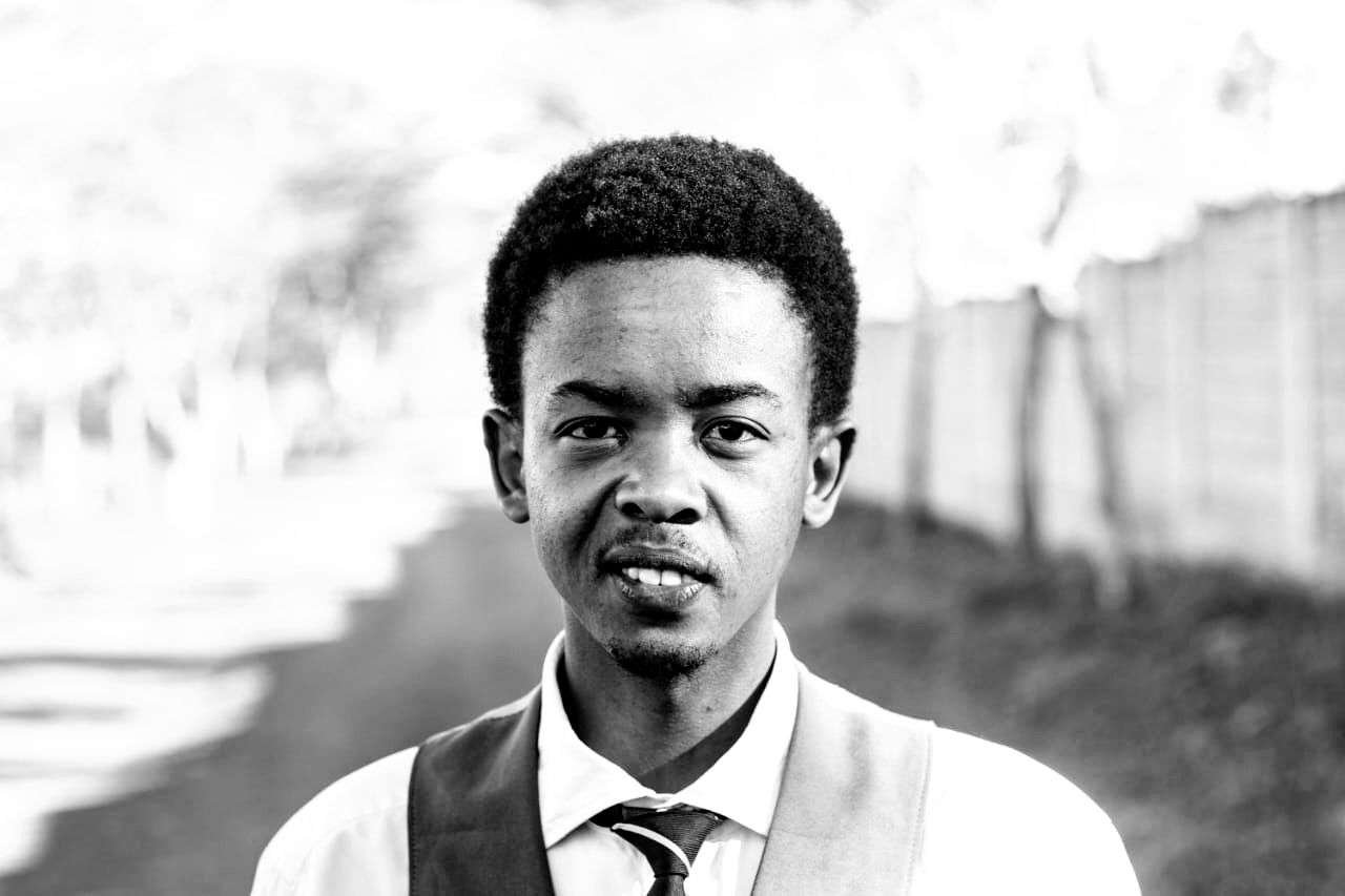 Dorechi is a writer from Kenya whose work explores psychological horror. When not writing, they  enjoy reading and creating art—both of which inspire their storytelling. 
