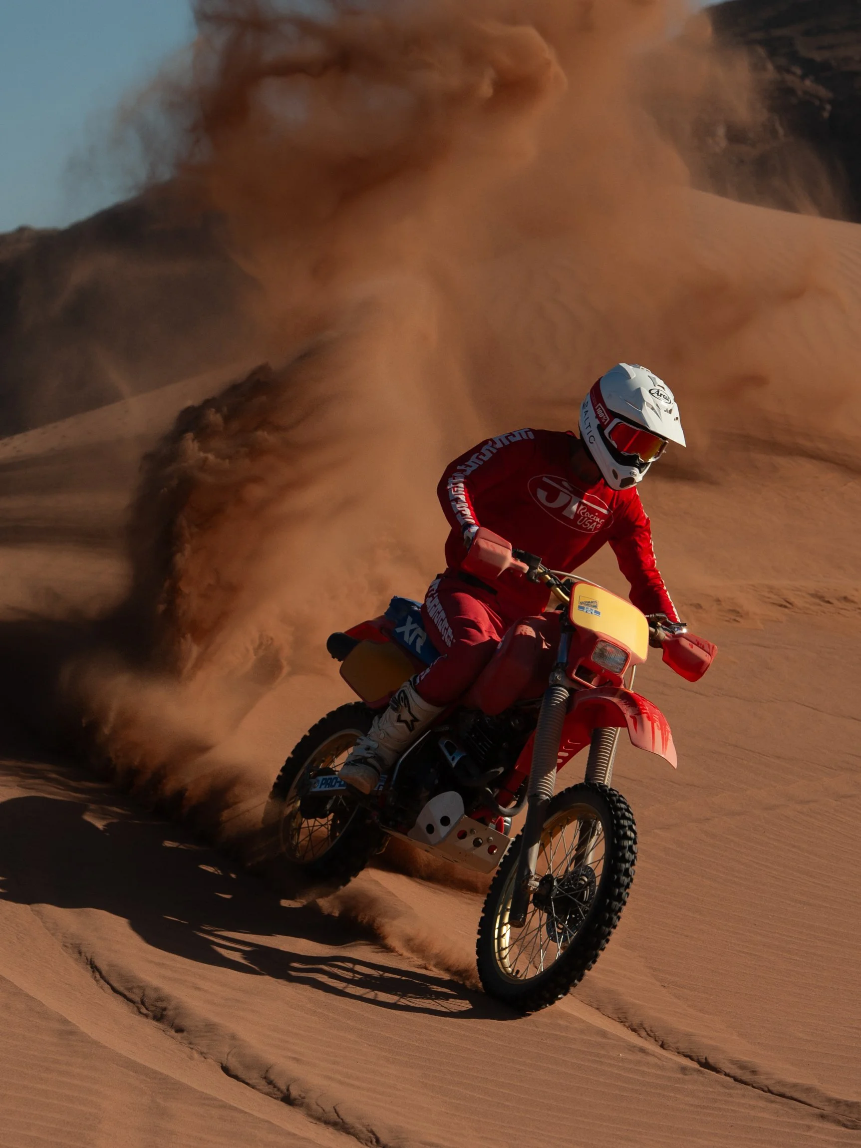 Honda XR 600 1985 JT Racing au Maroc dans les dunes près de Zagora