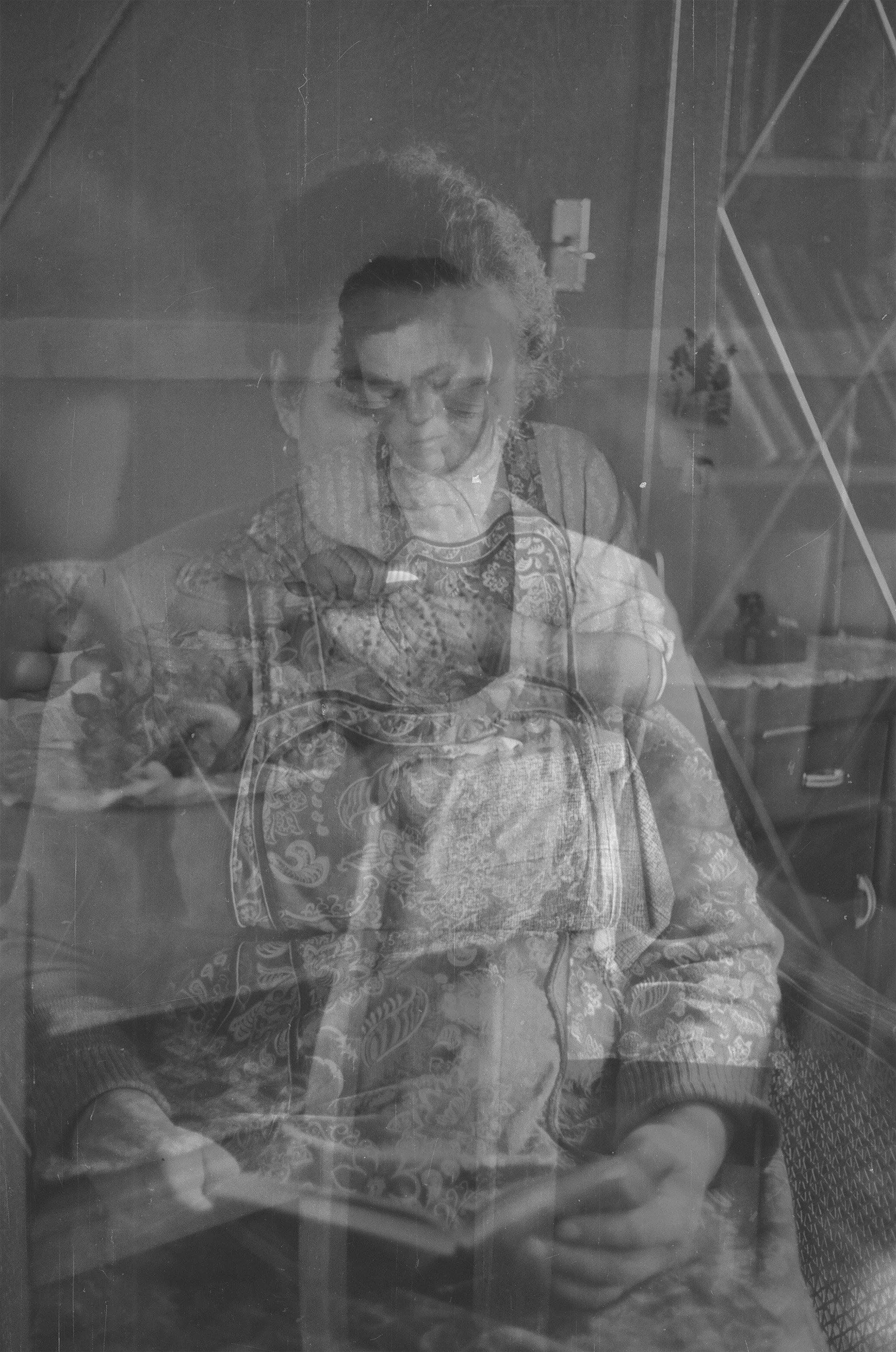 Isabelle van der Born Klara aus der Serie Klara - Gisela - Werner überlappte Fotos Familienfotos