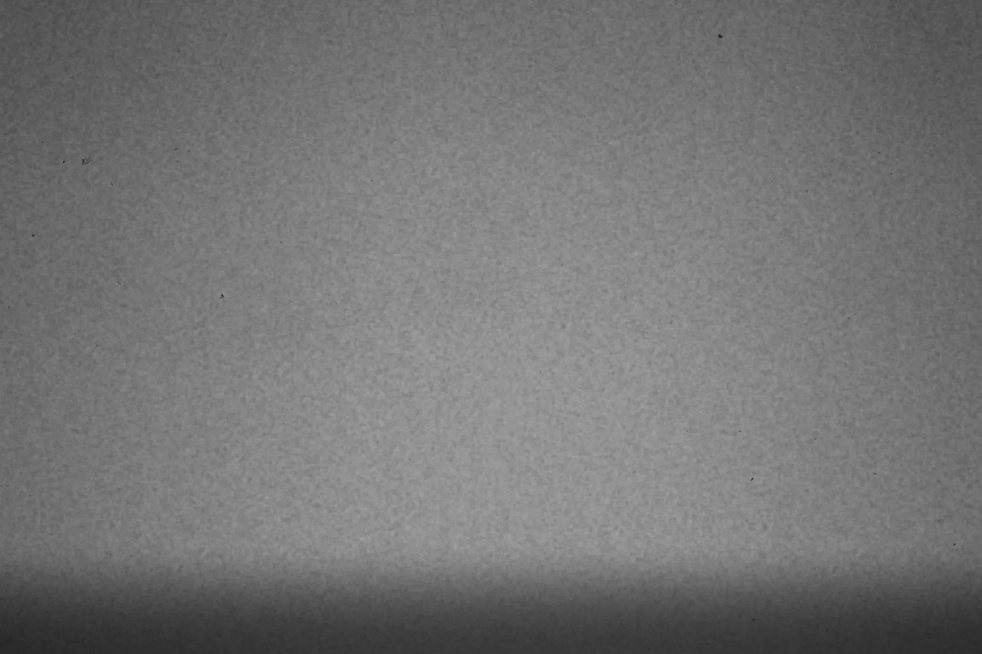 kilian walker schwarz grau rauschen des Fernsehers