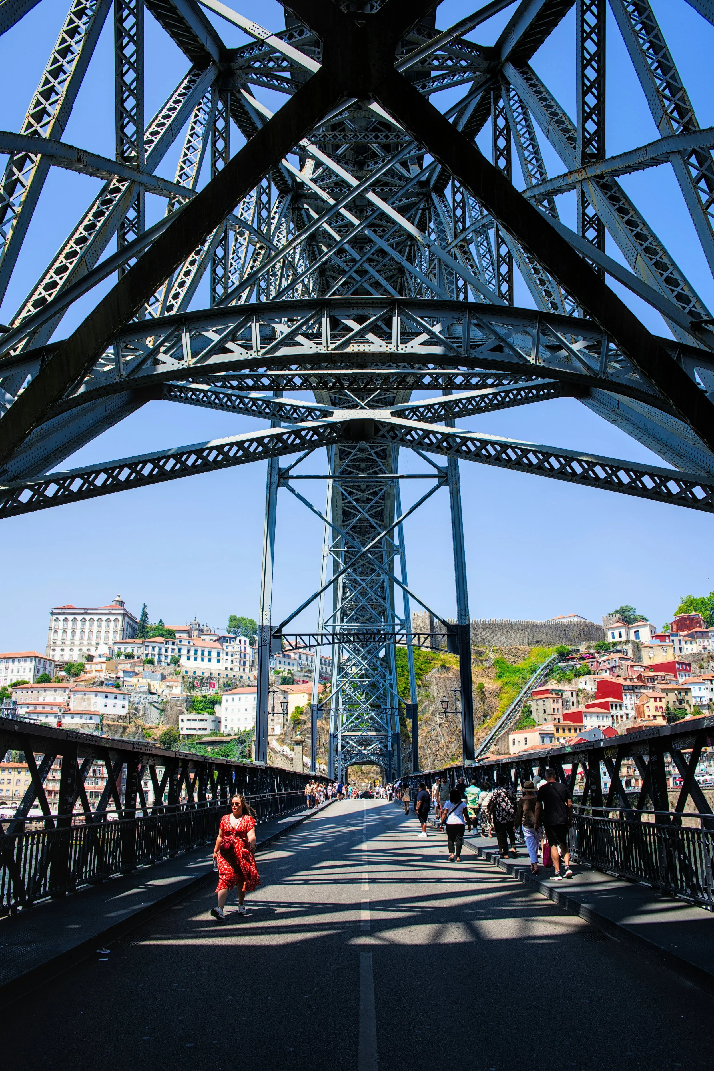 Crossing Ponte Luis I