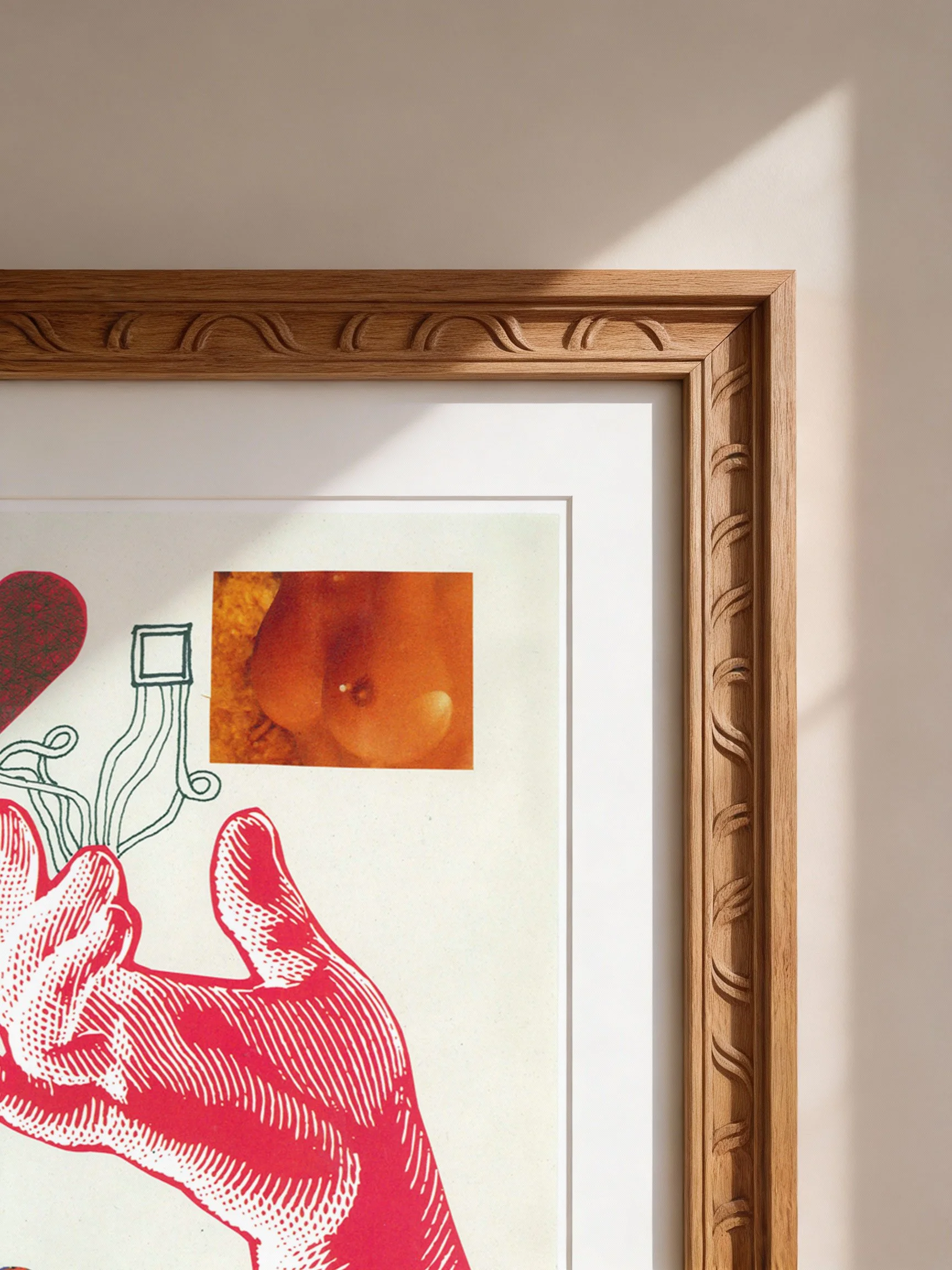 freepik__mockup-70x100cm-marco-con-moldura-trabajada-y-tall__90619.jpeg