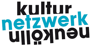 Logo with the words 'kultur netzwerk' in black and blue text.