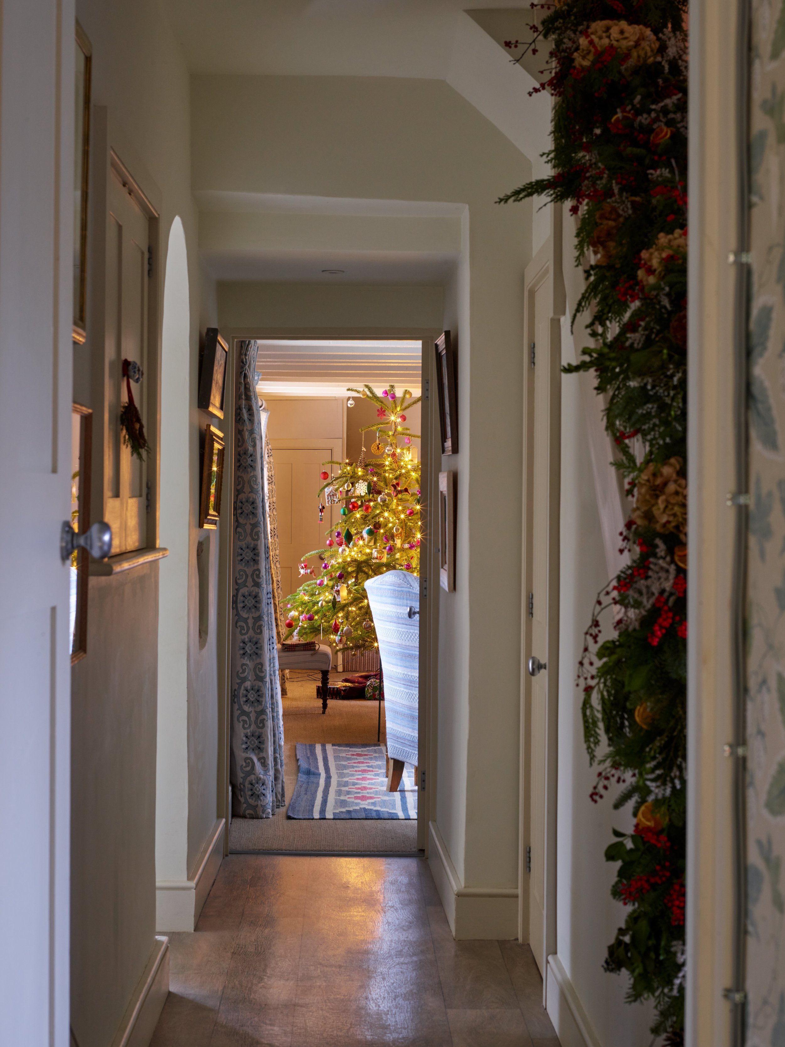 Jane Churchill Xmas108529.jpg