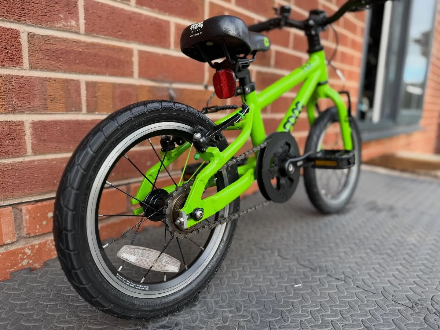 Our new website went live today, lots of juicy fresh stock (new and used bicycles) from @shyrebikes @frogbikes @squishbikes @specialized_uk @sandmbicycles @fitbikeco and much much more&hellip; link in bio 😎🤙 #bikeshop #riderowned #three54ridestore 