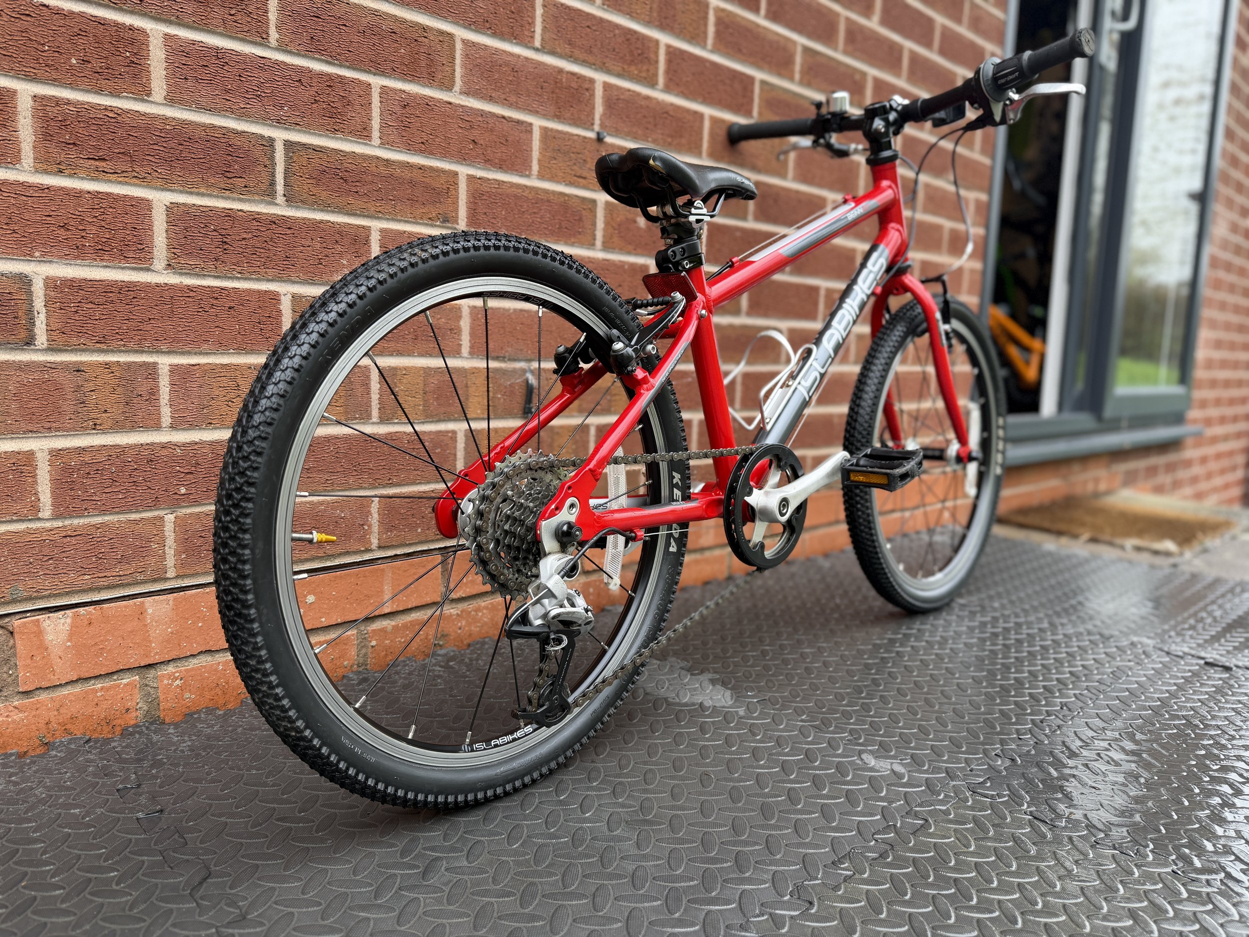 Isla Beinn 20L Red 10.jpg