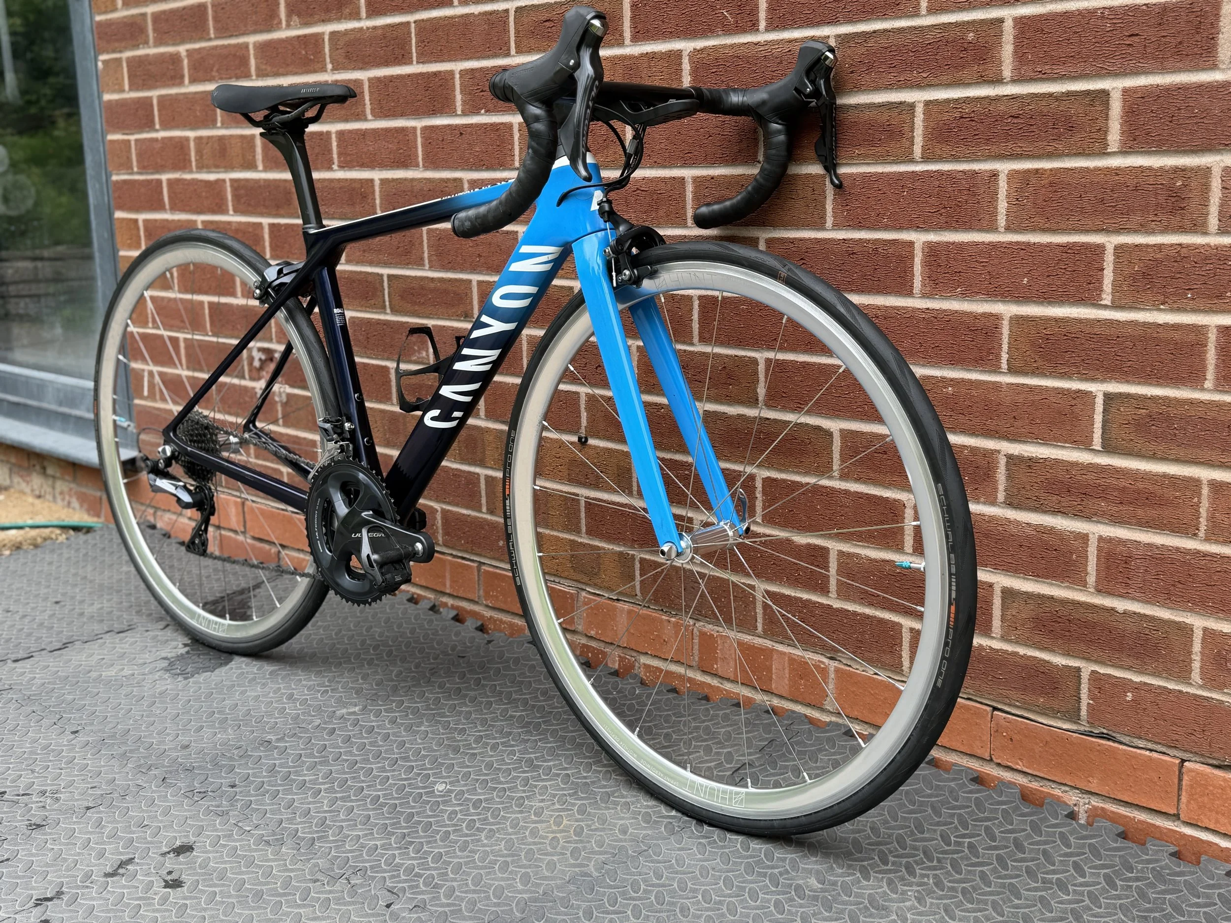Canyon Carbon Road Bike 15.jpg