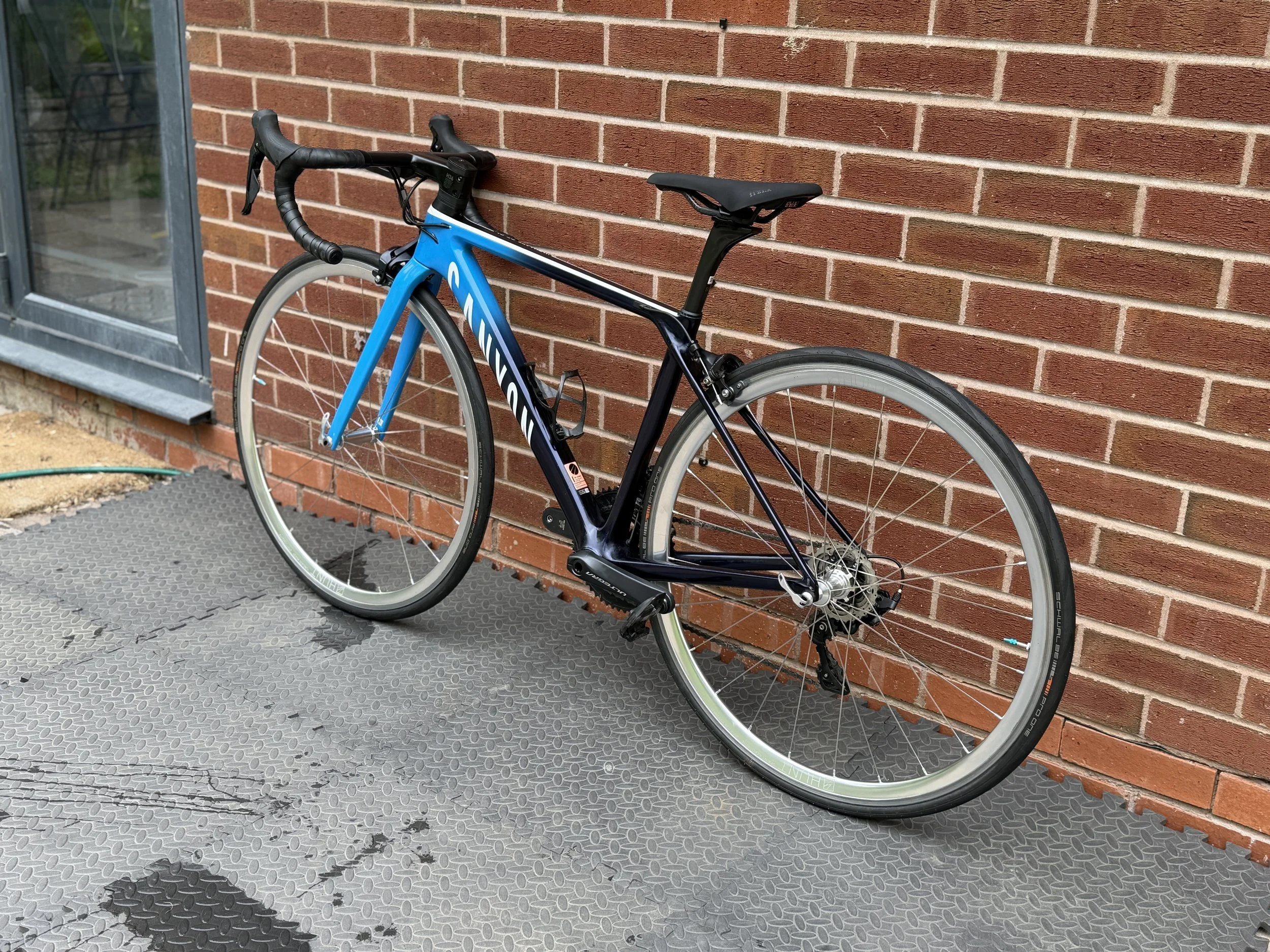 Canyon Carbon Road Bike 3.jpg