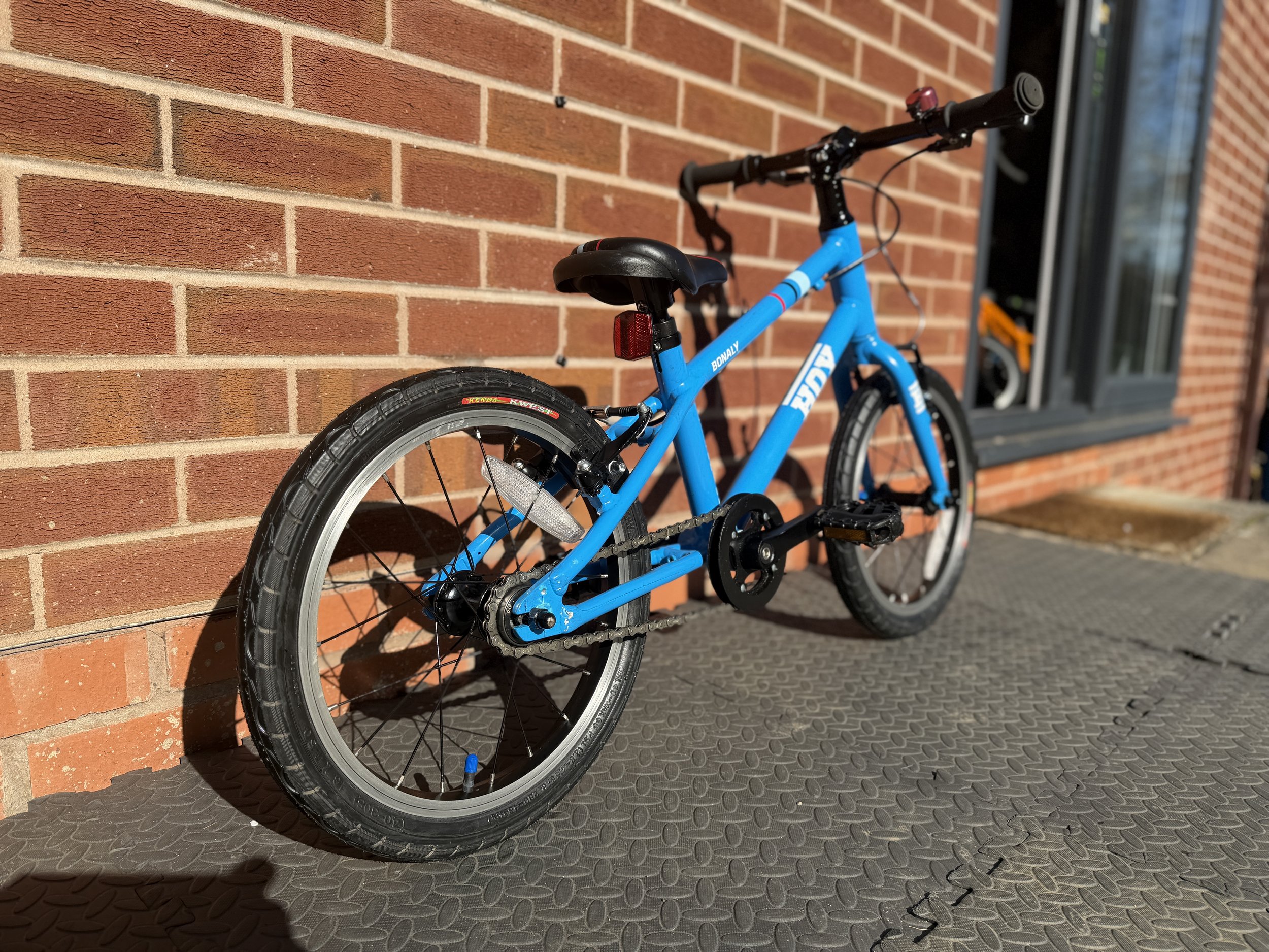 Blue 16” Hoy Bike 10.jpg